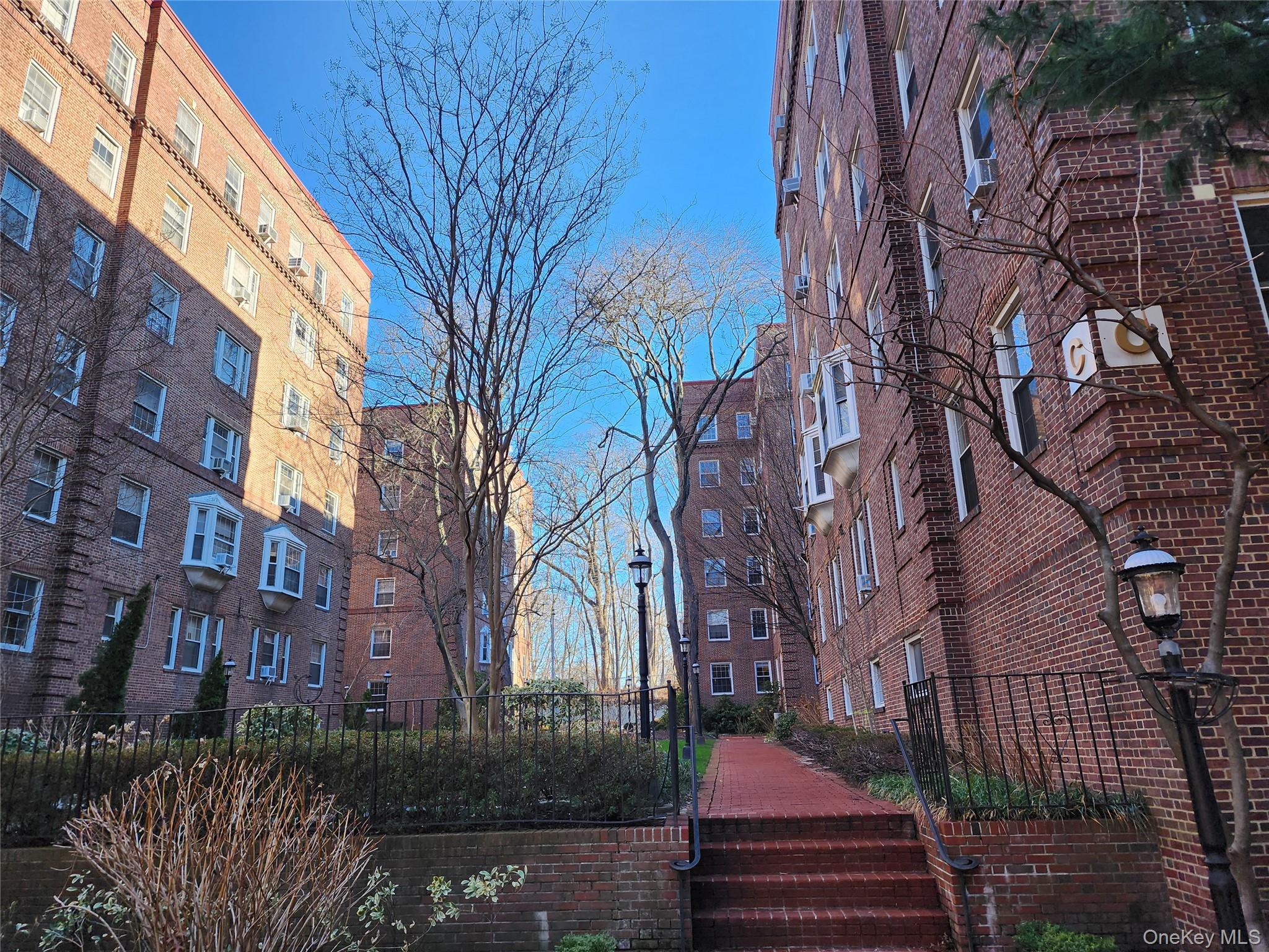 117-01 Park Lane South, Unit C2M photo 3