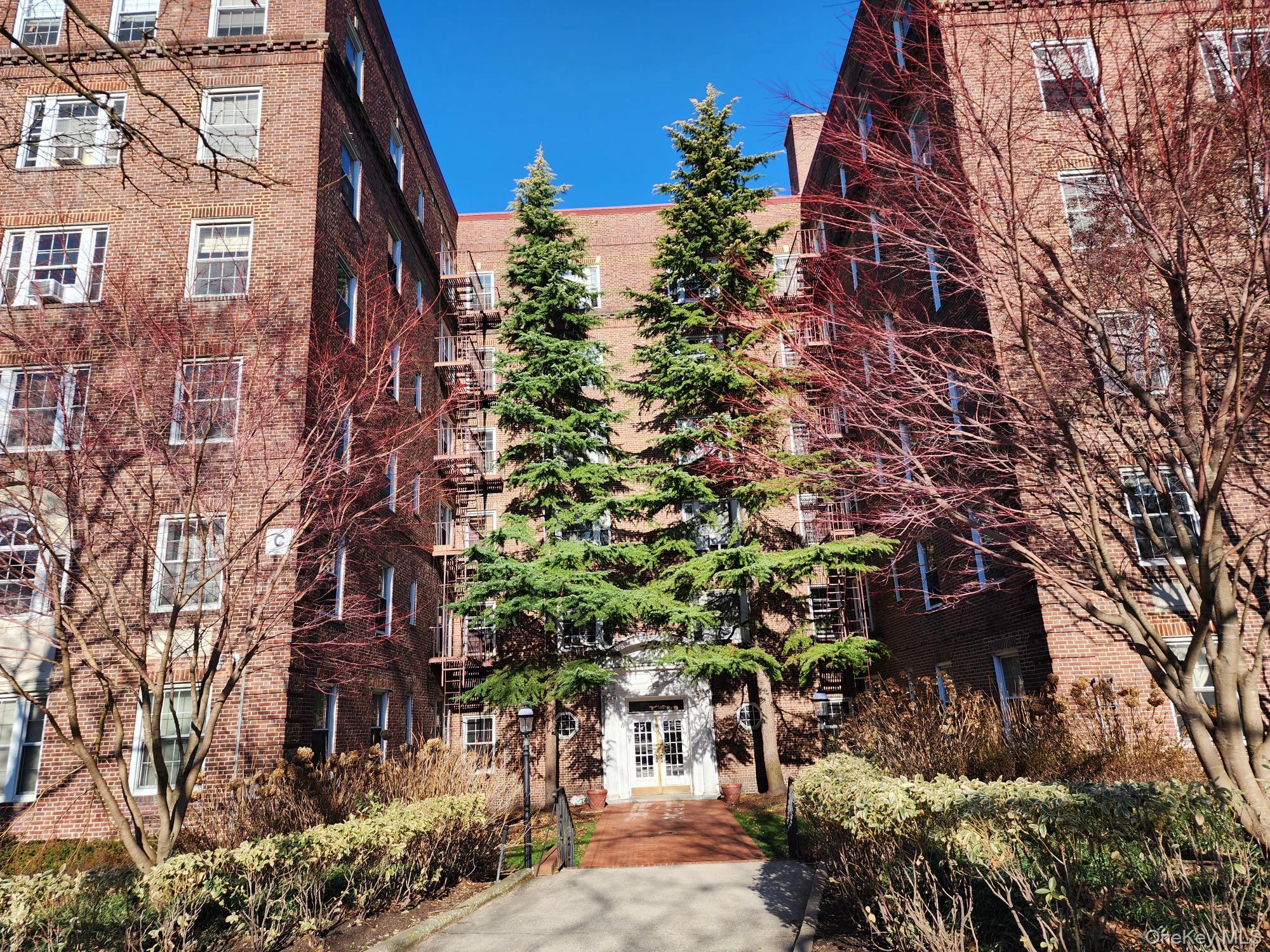117-01 Park Lane South, Unit C2M