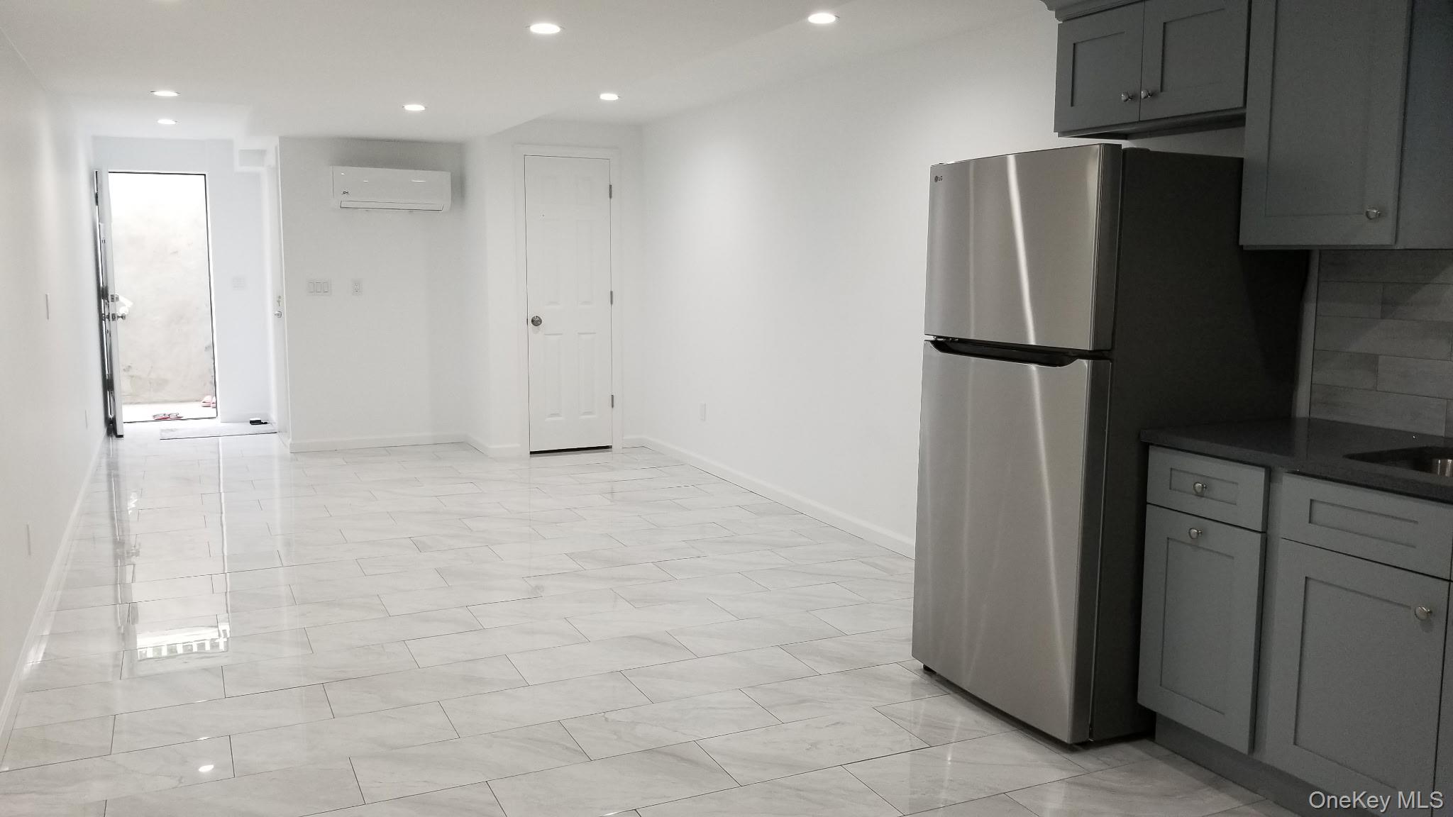 21 Adamson Street – For Rent photo 5