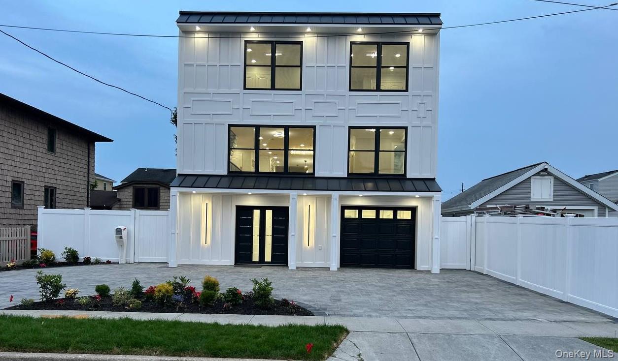 2450 Florin Court Bellmore – For Sale photo 2