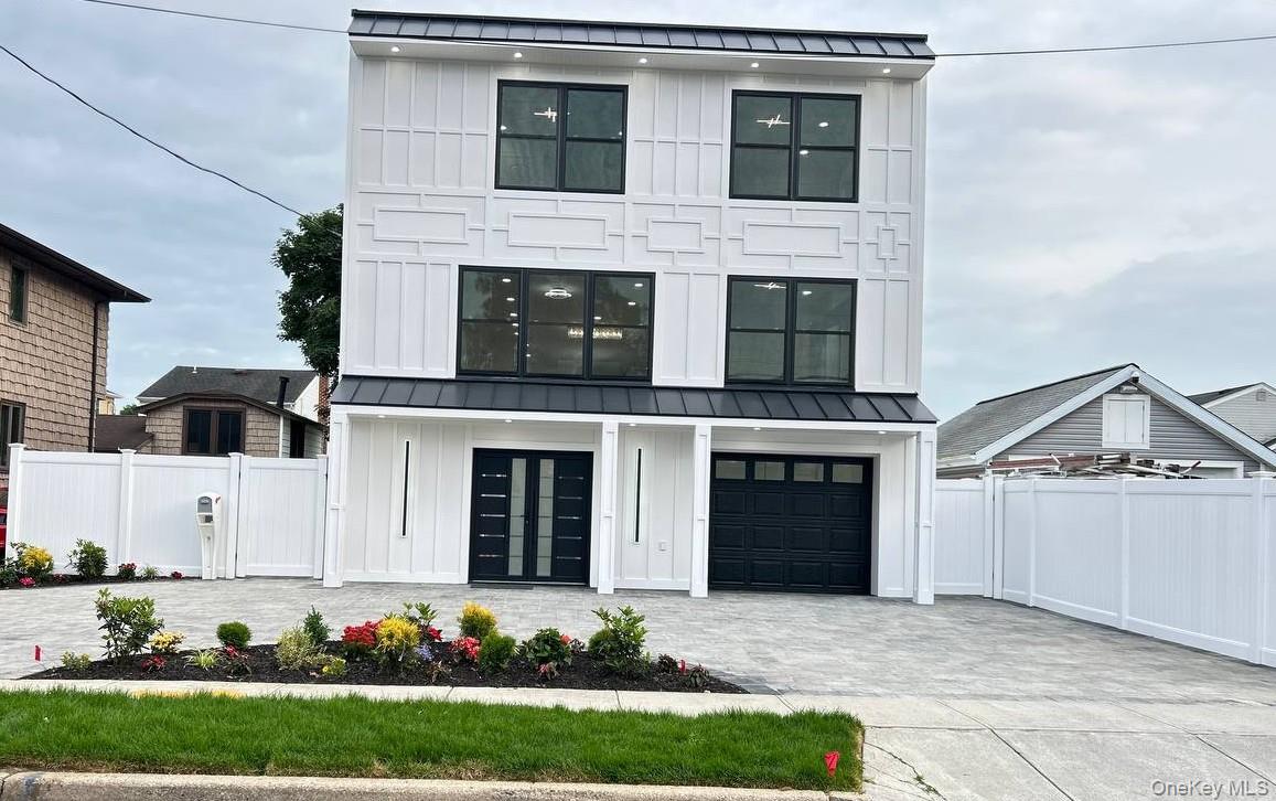 2450 Florin Court Bellmore – For Sale