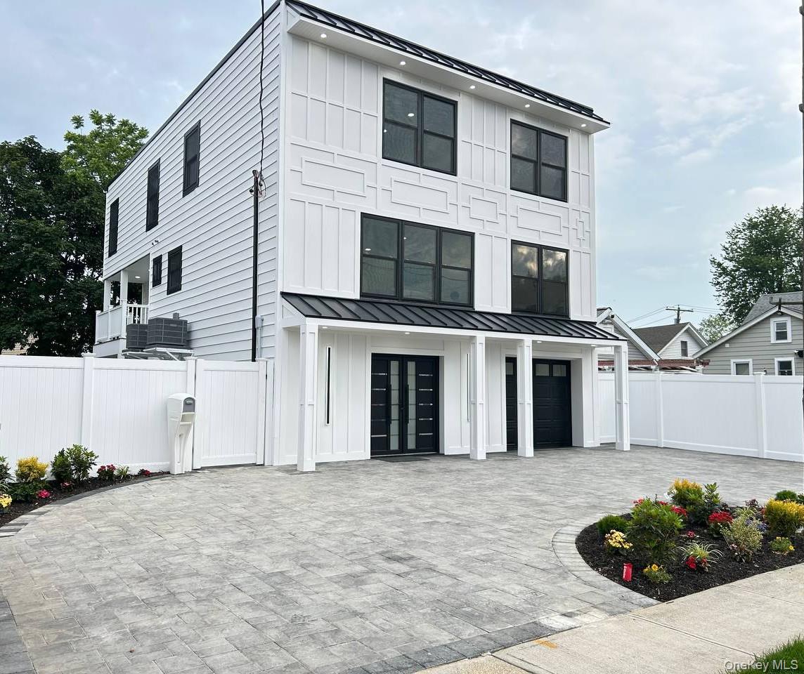 2450 Florin Court Bellmore – For Sale photo 4