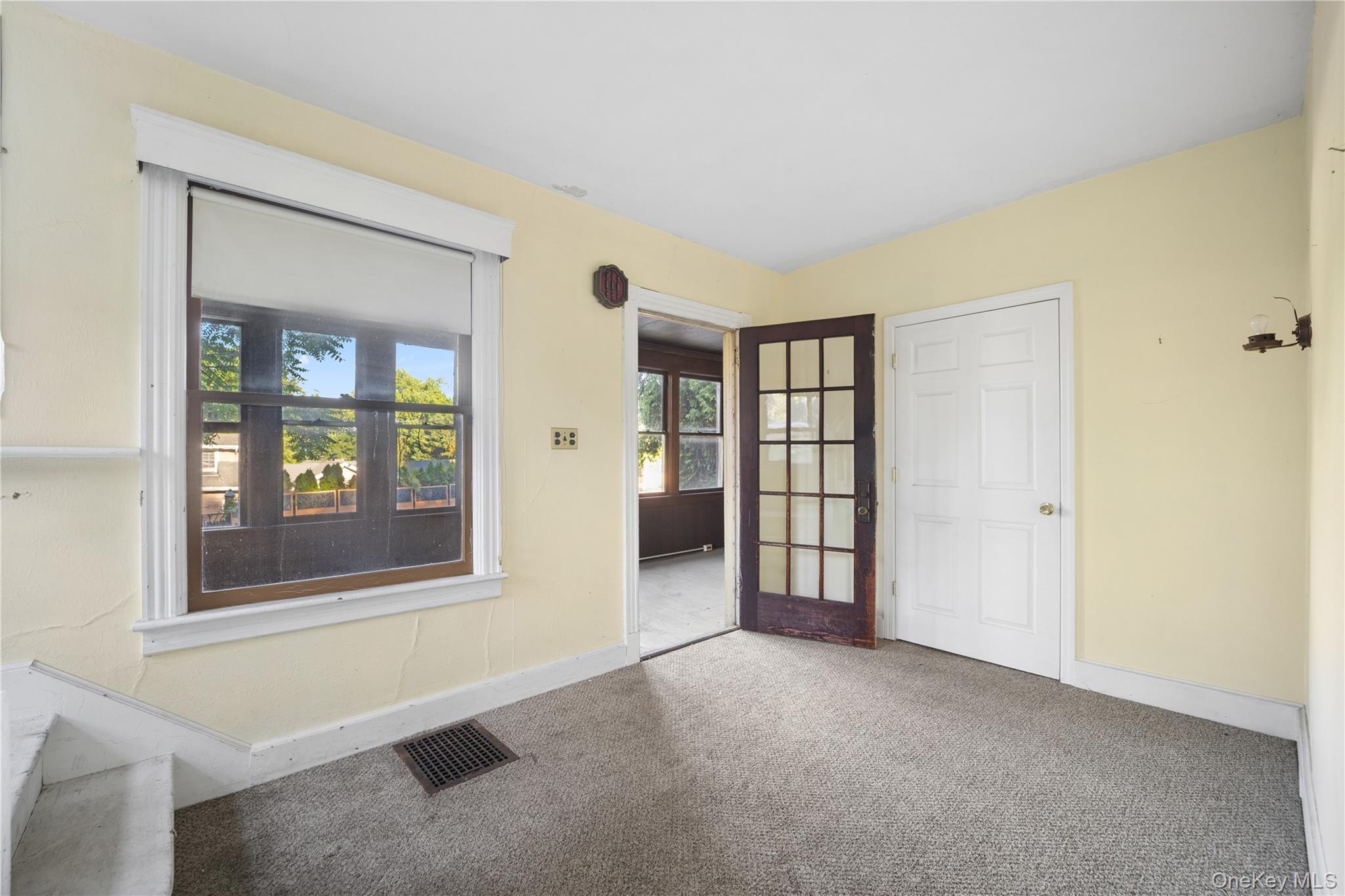 25 River Road – For Sale photo 4