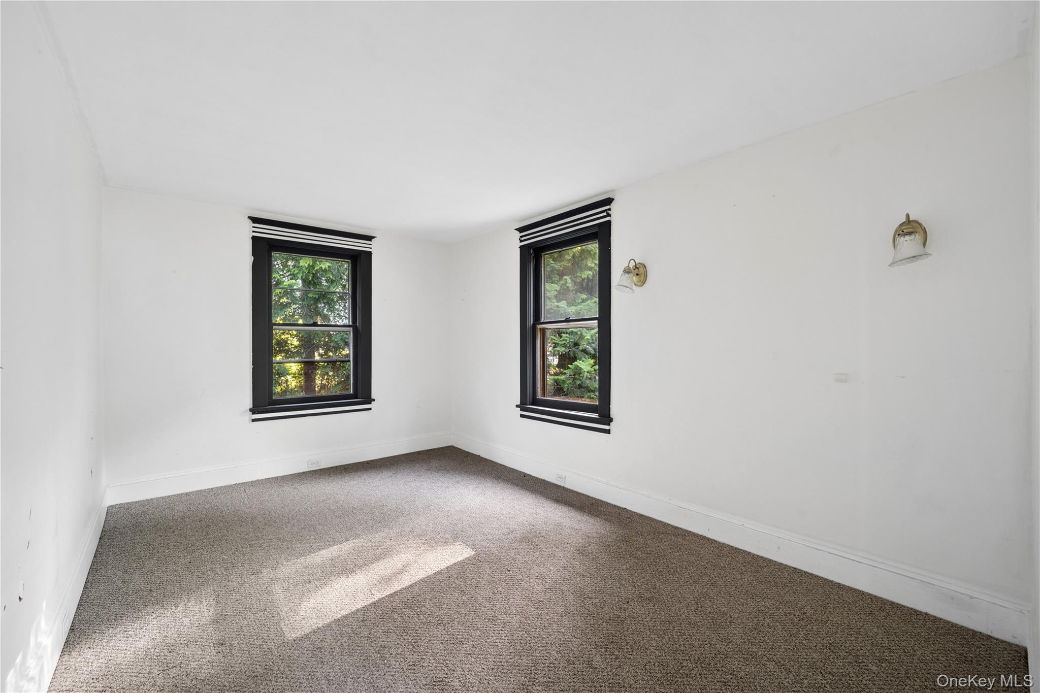 25 River Road – For Sale photo 14