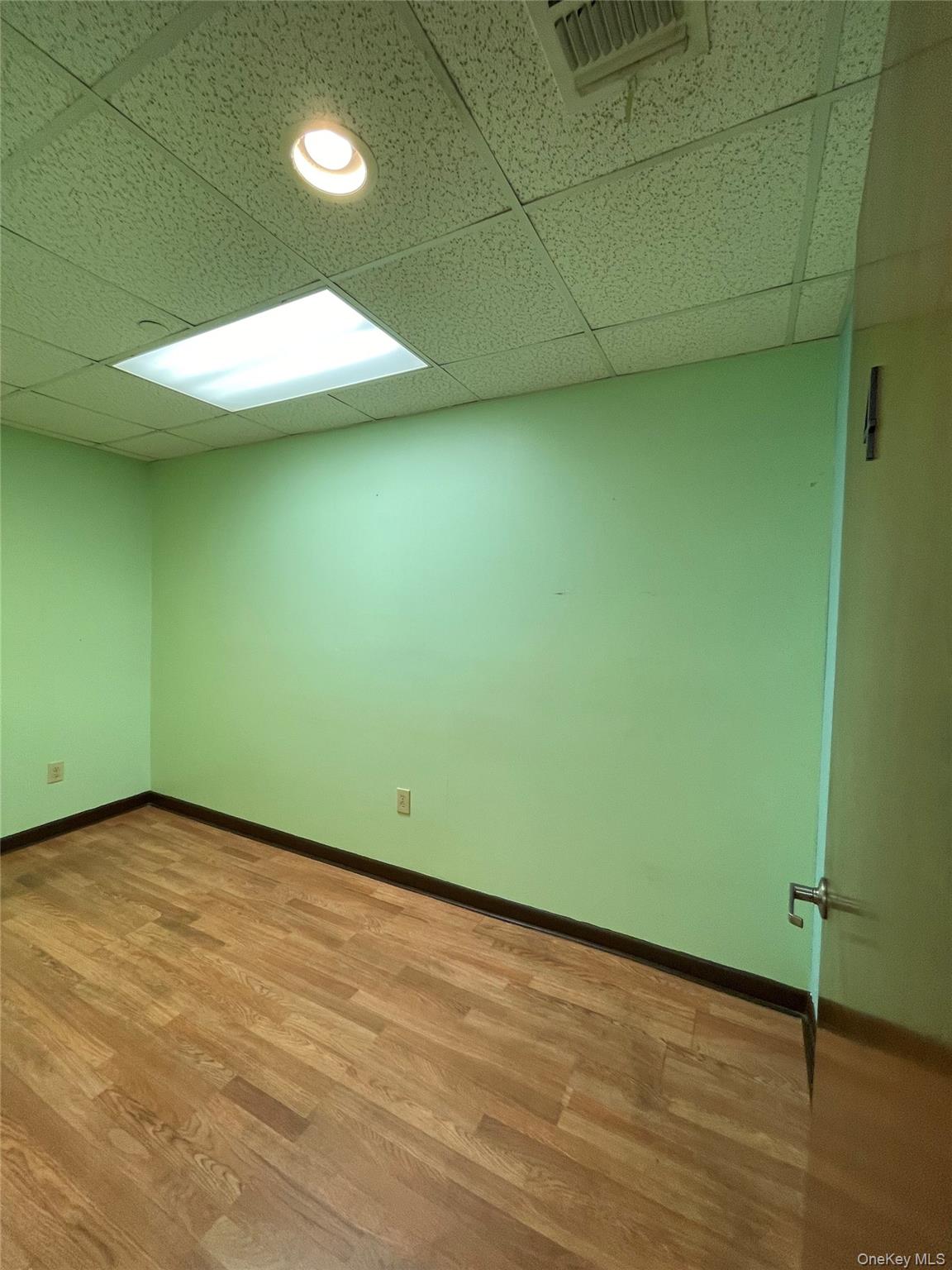 288 Hempstead Avenue – For Sale photo 13