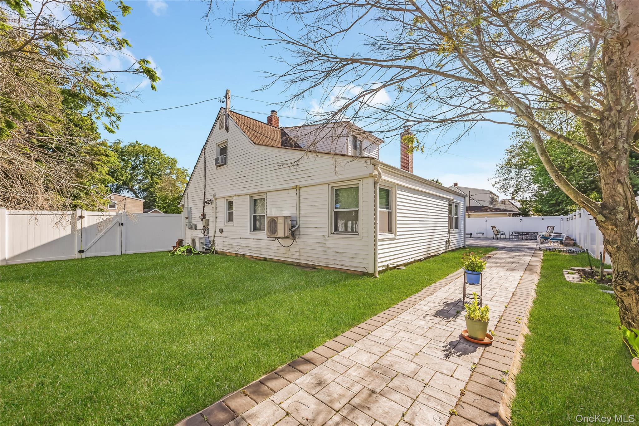 65 Club Lane – For Sale photo 24