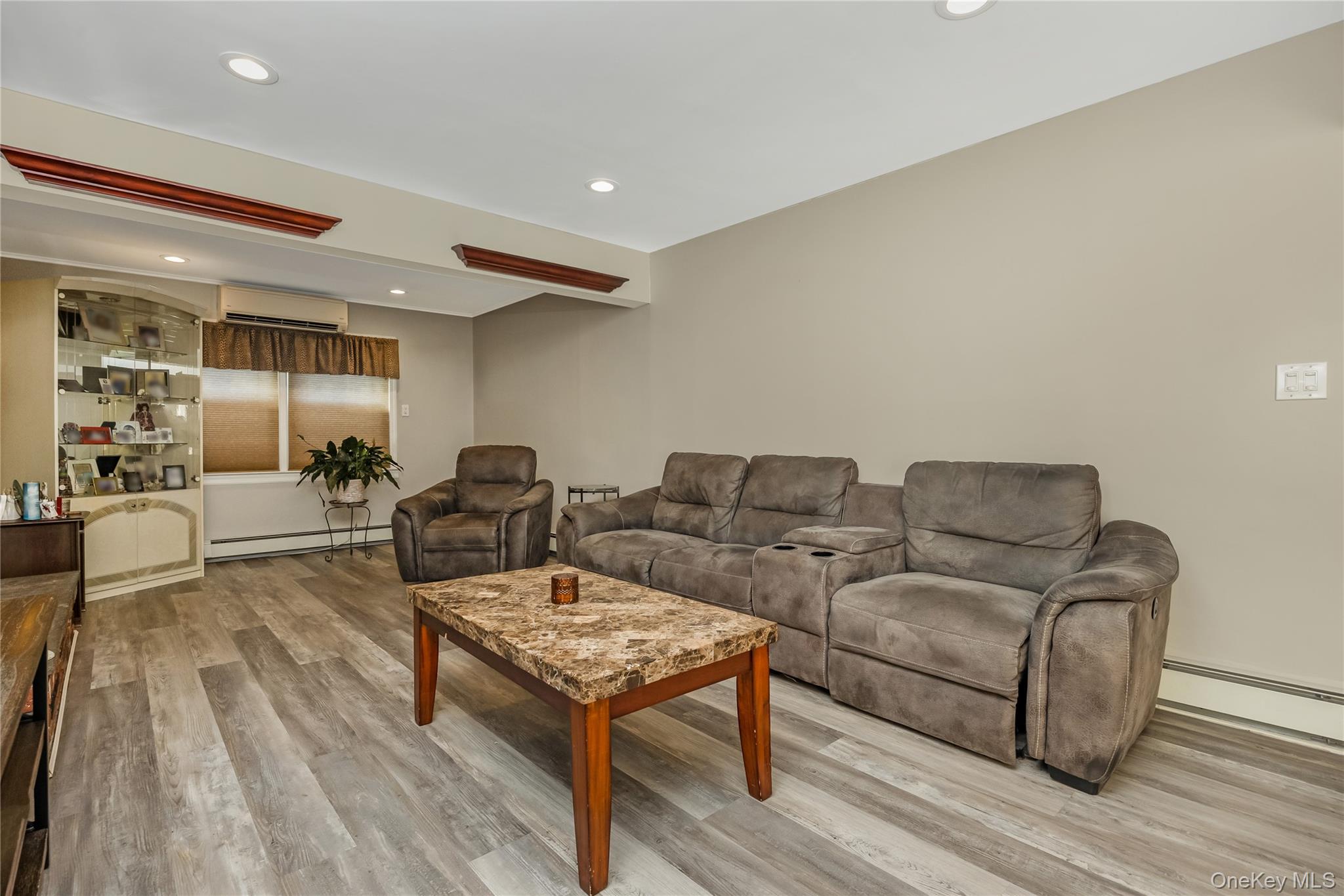 65 Club Lane – For Sale photo 4