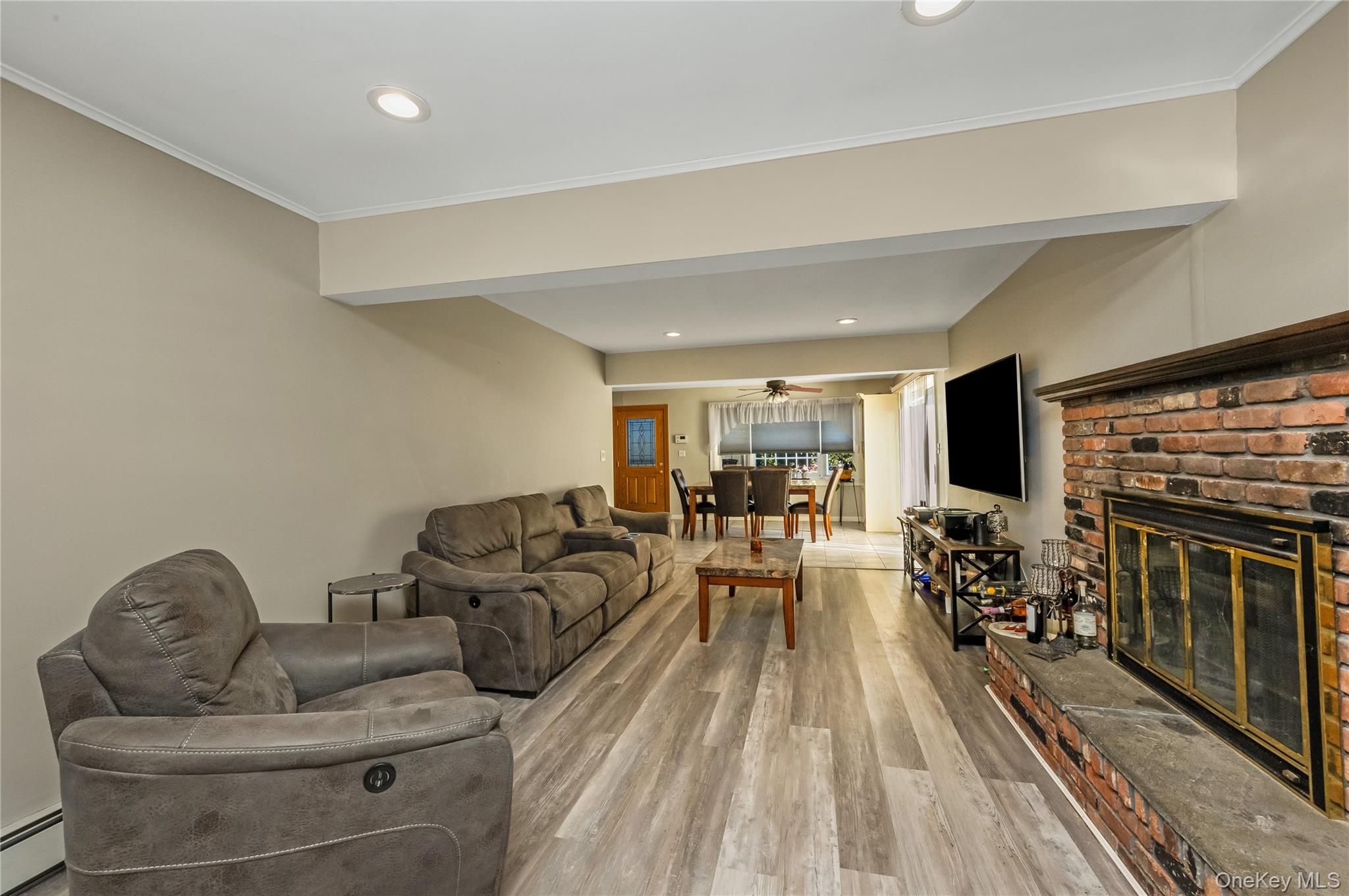 65 Club Lane – For Sale photo 6