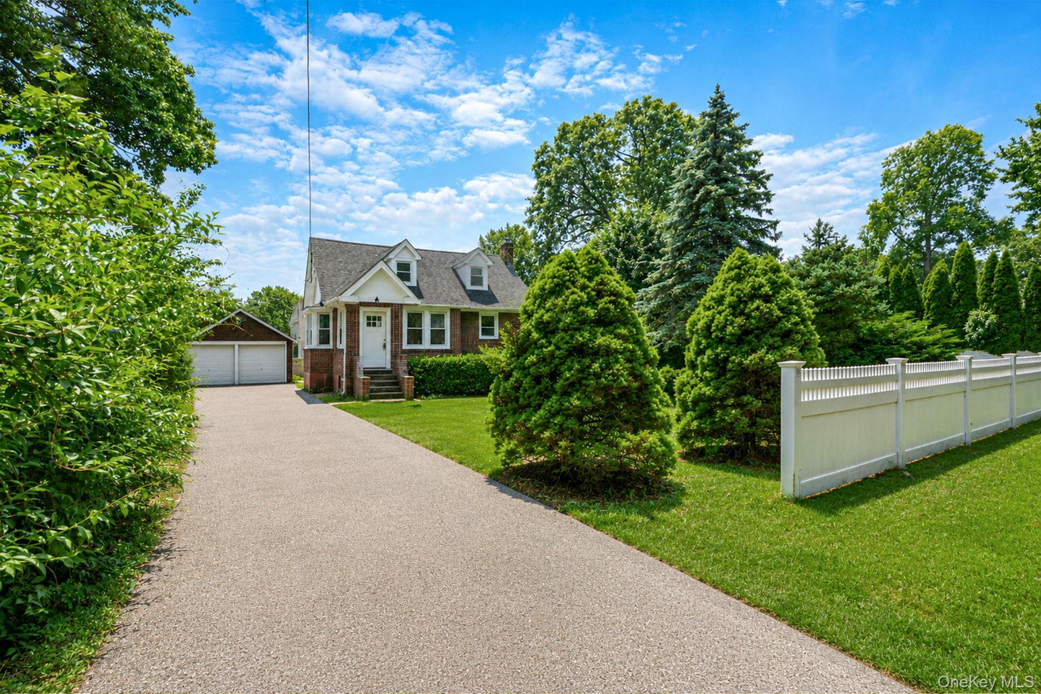 44 Elizabeth Avenue – For Sale