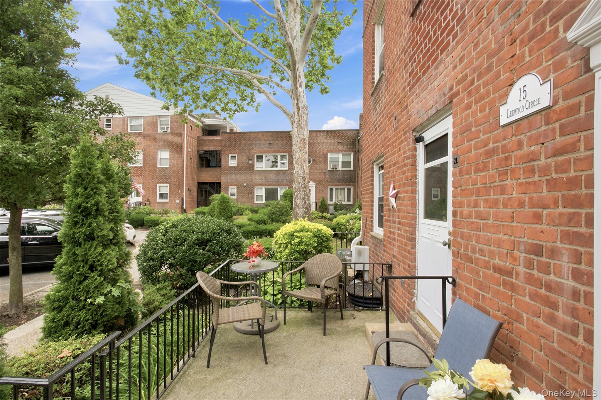 15 Leewood Circle, Unit 2L photo 2