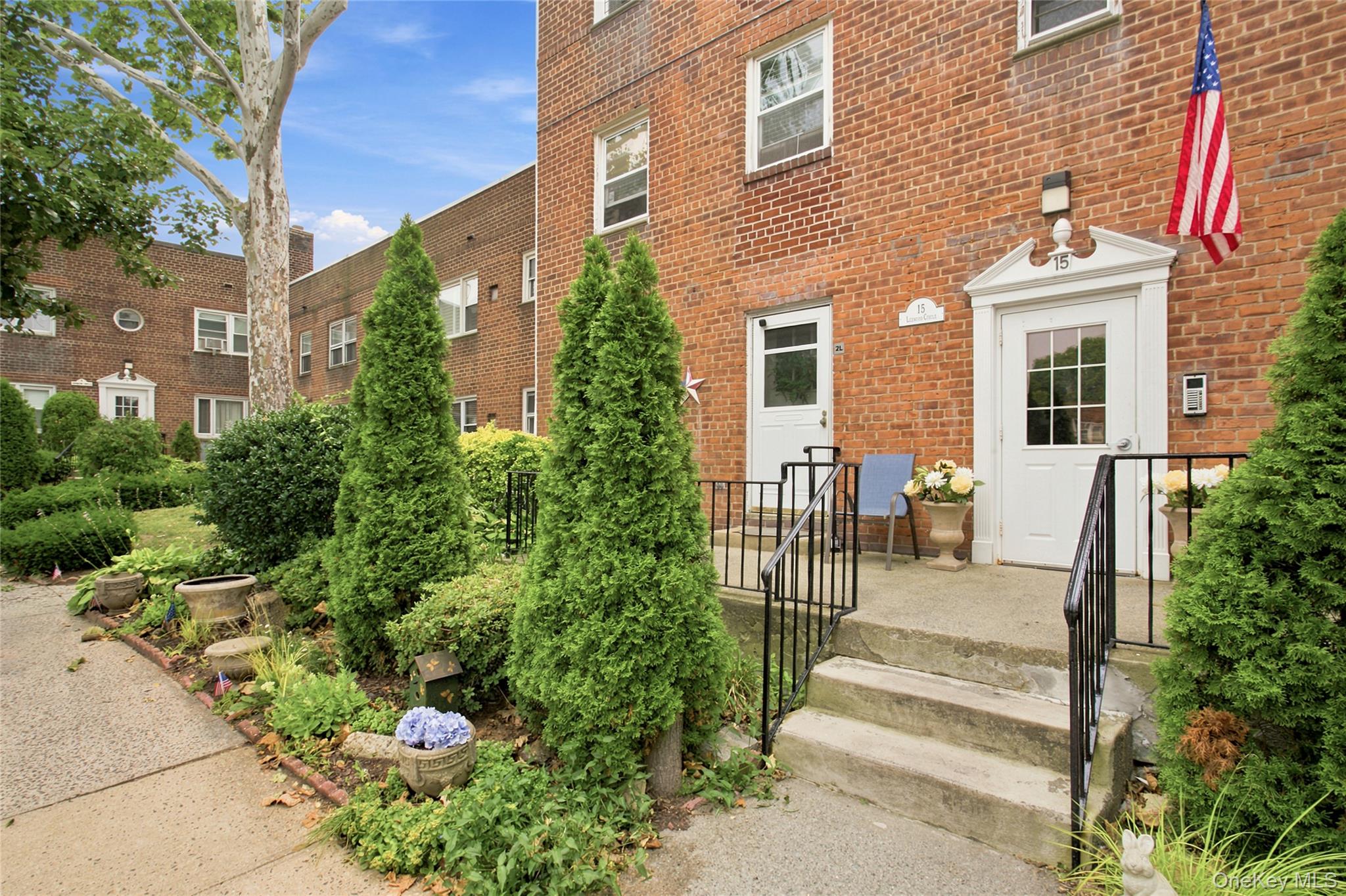 15 Leewood Circle, Unit 2L