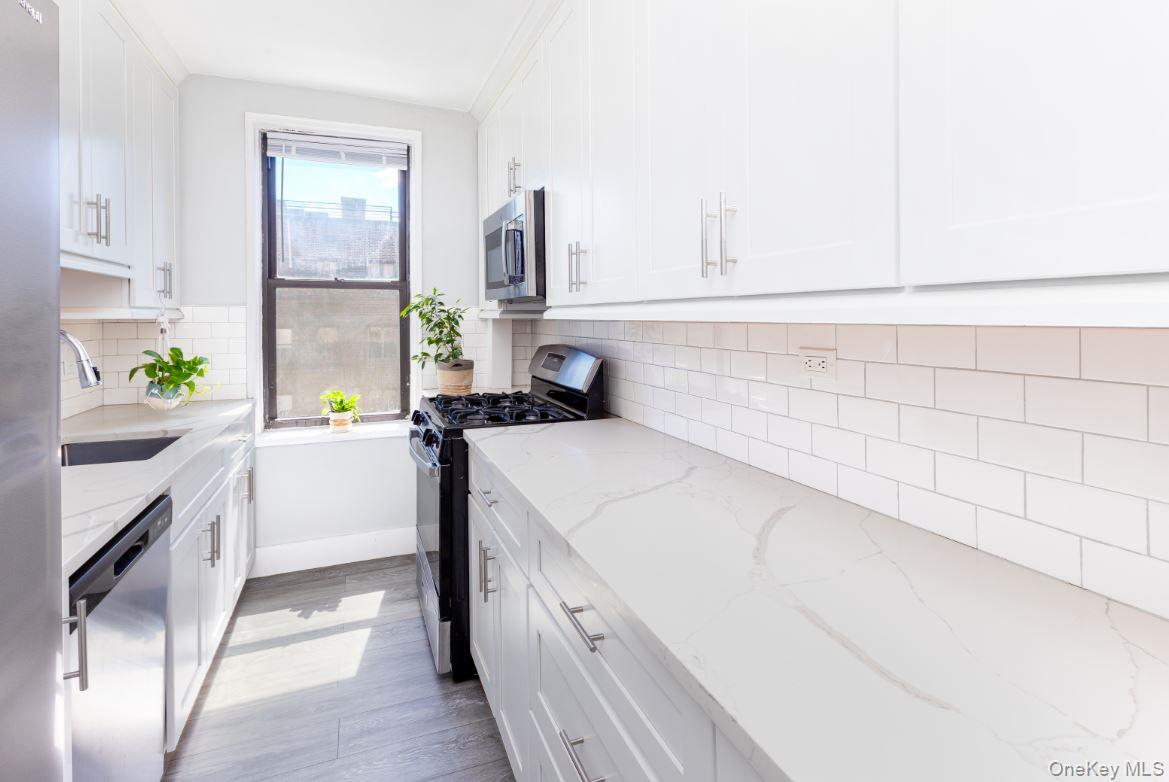 525 W 235th Street, Unit 6C photo 8