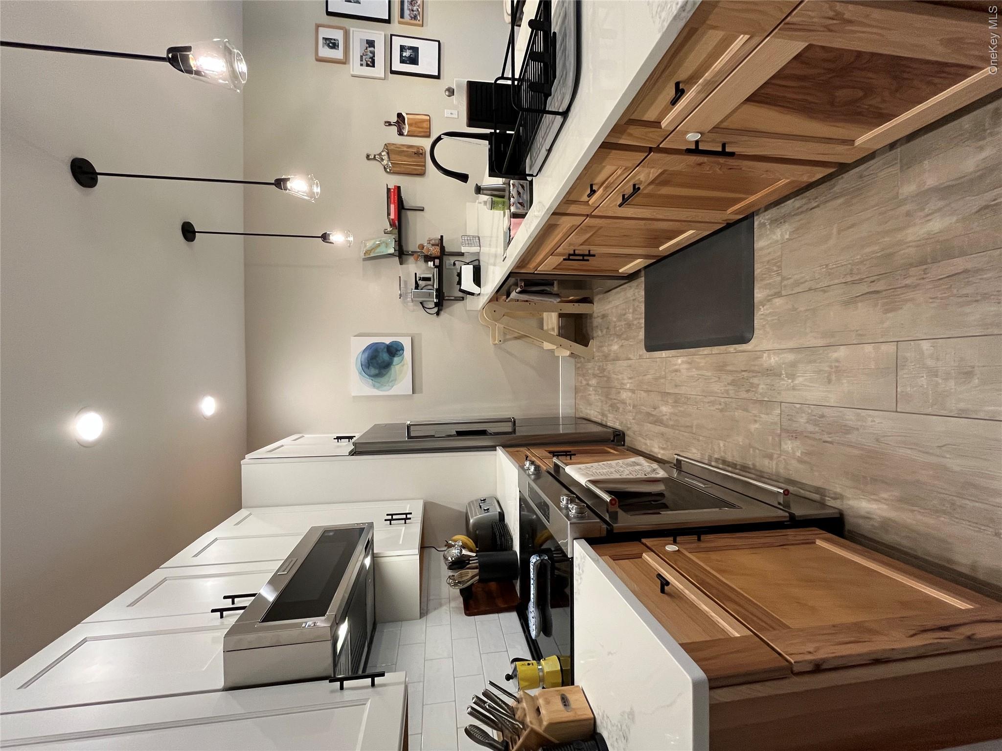 30 Beekman Street, Unit 213 photo 5