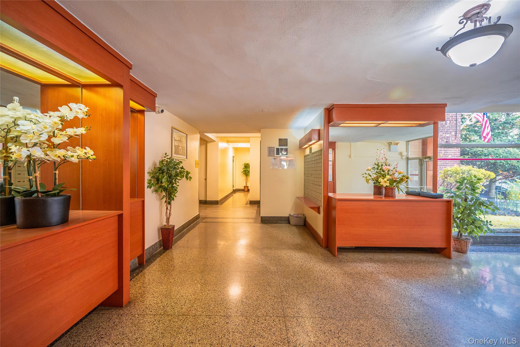 33-44 Junction Boulevard, Unit 2V photo 5