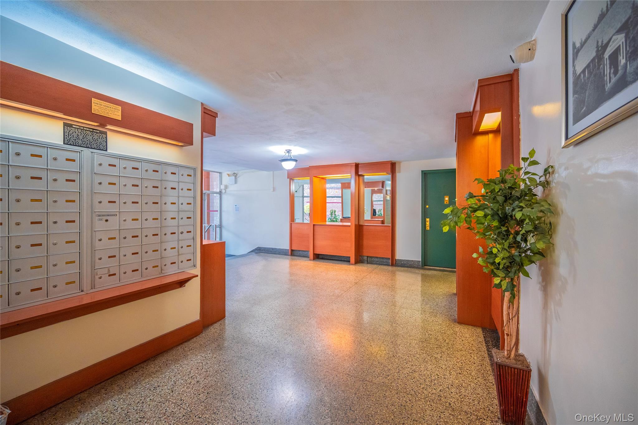 33-44 Junction Boulevard, Unit 2V photo 6