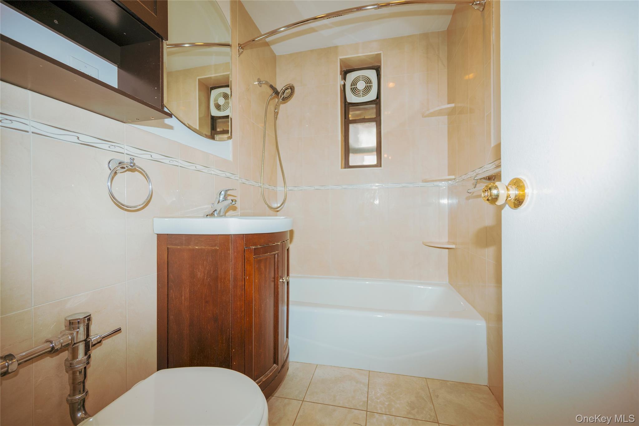 33-44 Junction Boulevard, Unit 2V photo 11