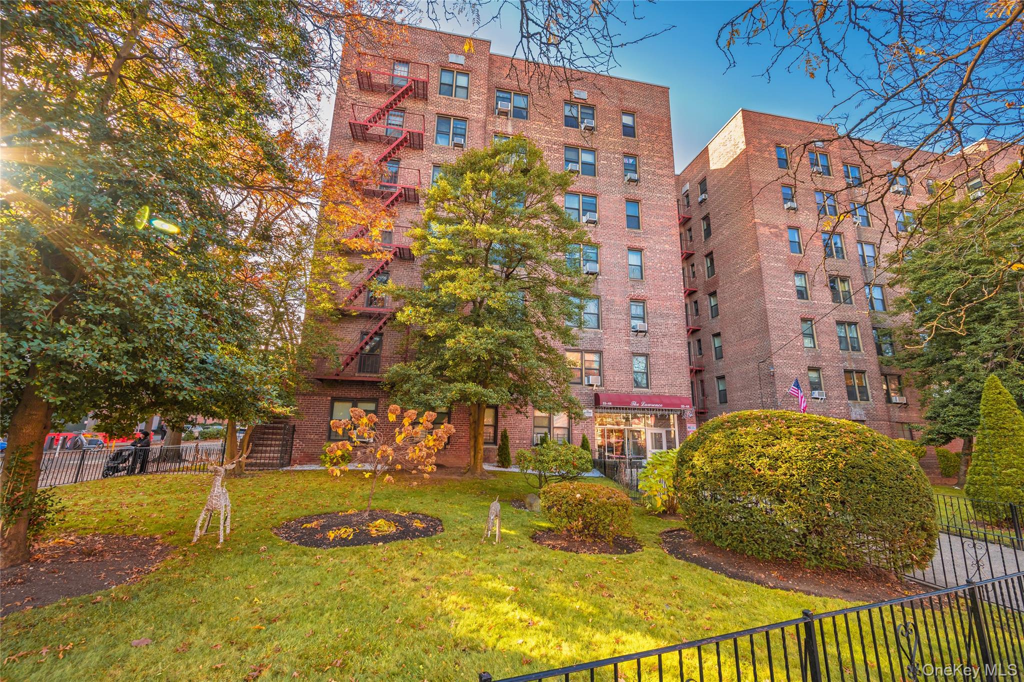 33-44 Junction Boulevard, Unit 2V
