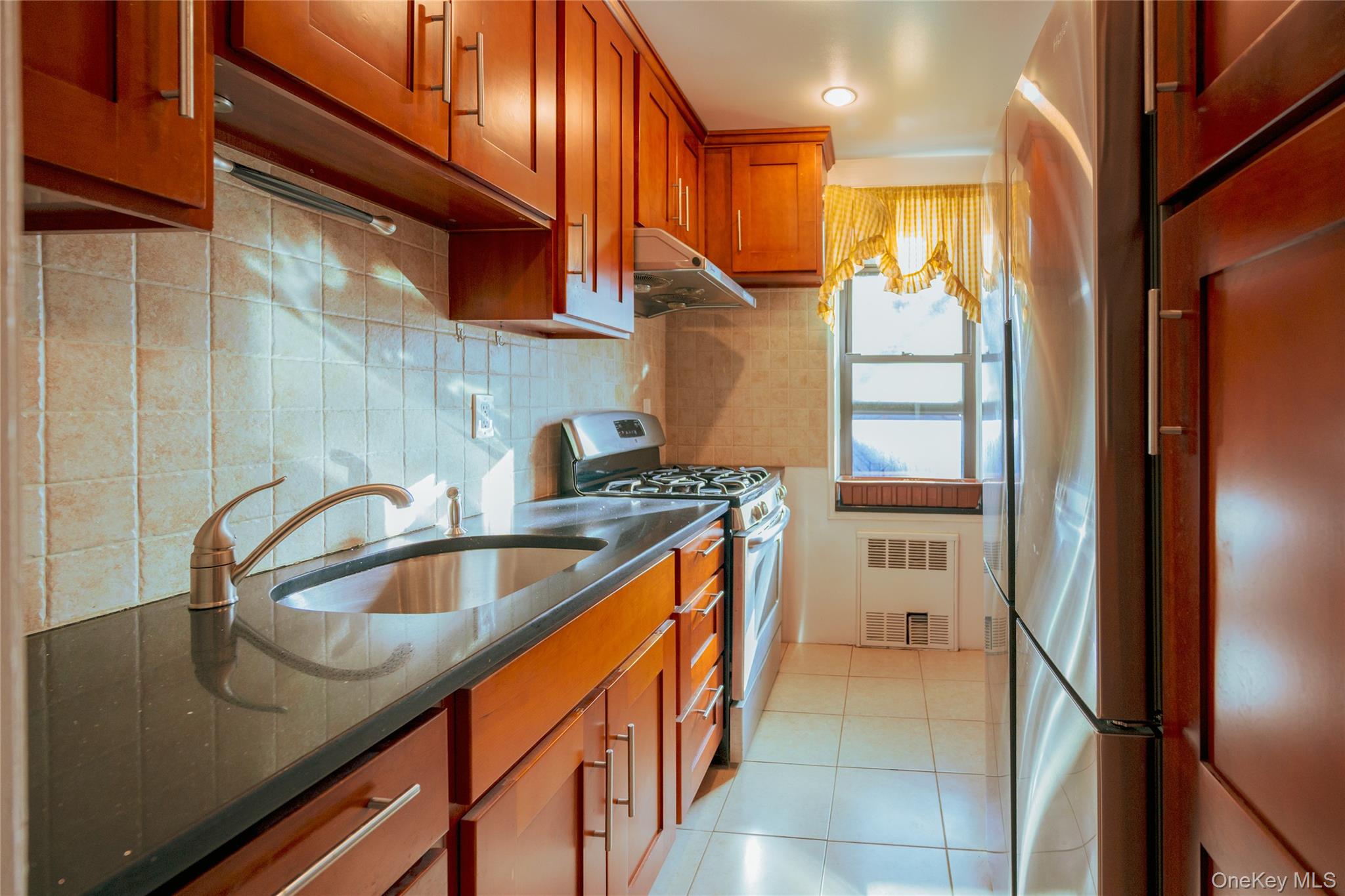 33-44 Junction Boulevard, Unit 2V photo 9