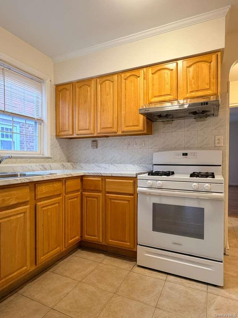 7731 166th Street – For Rent photo 4