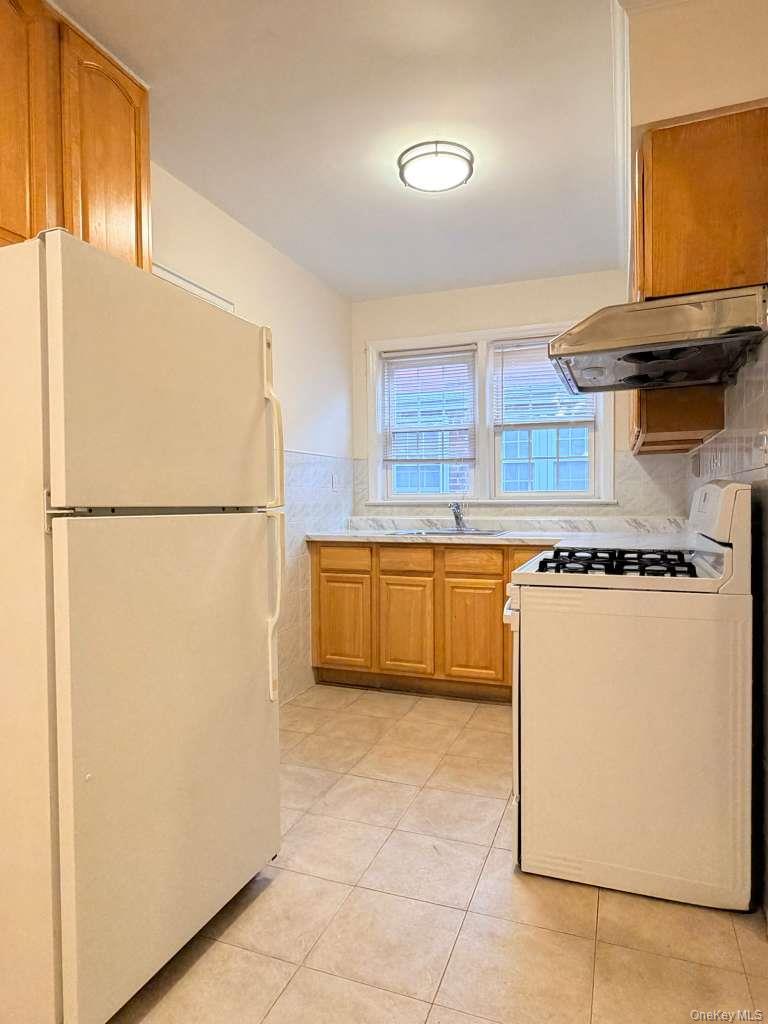 7731 166th Street – For Rent photo 6
