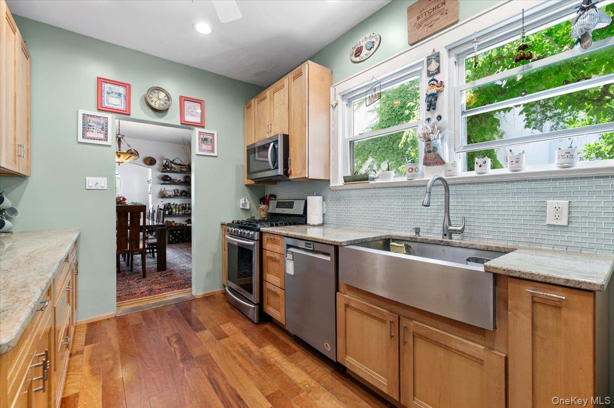 323 E Walnut Street – For Sale photo 10
