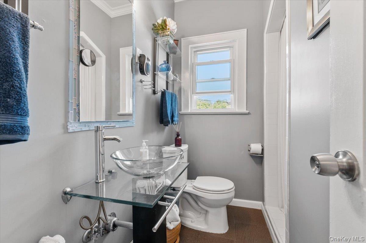 323 E Walnut Street – For Sale photo 17