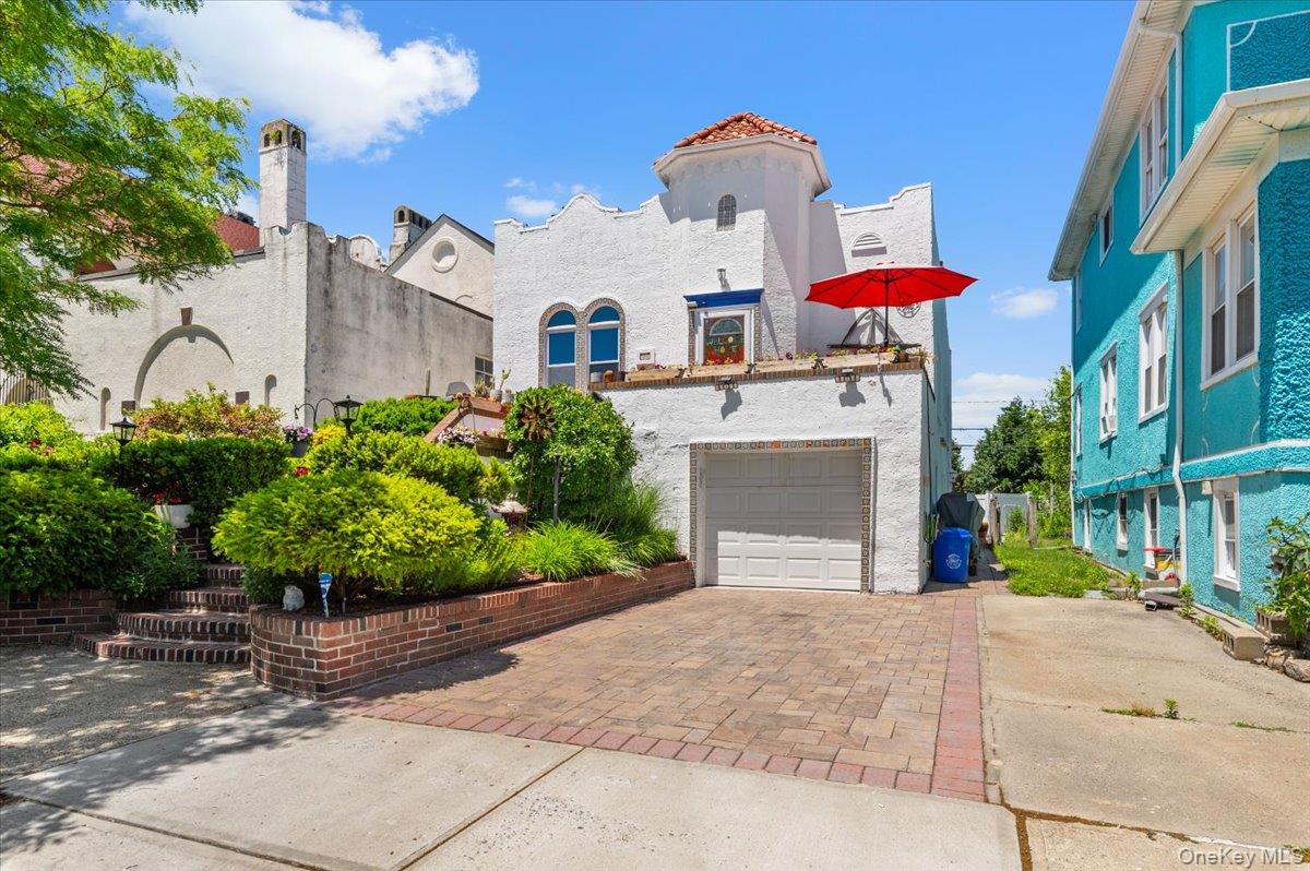 323 E Walnut Street – For Sale photo 2