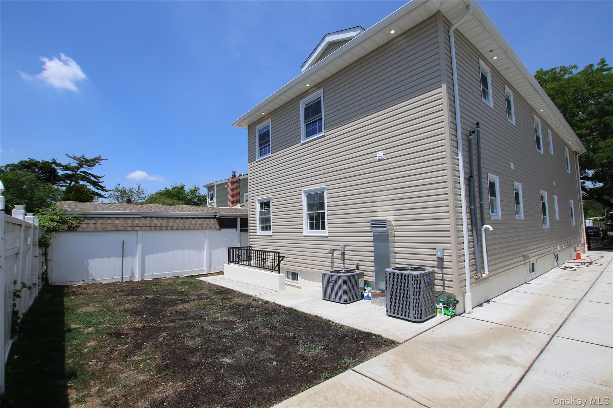 18112 145th Avenue – For Sale photo 3