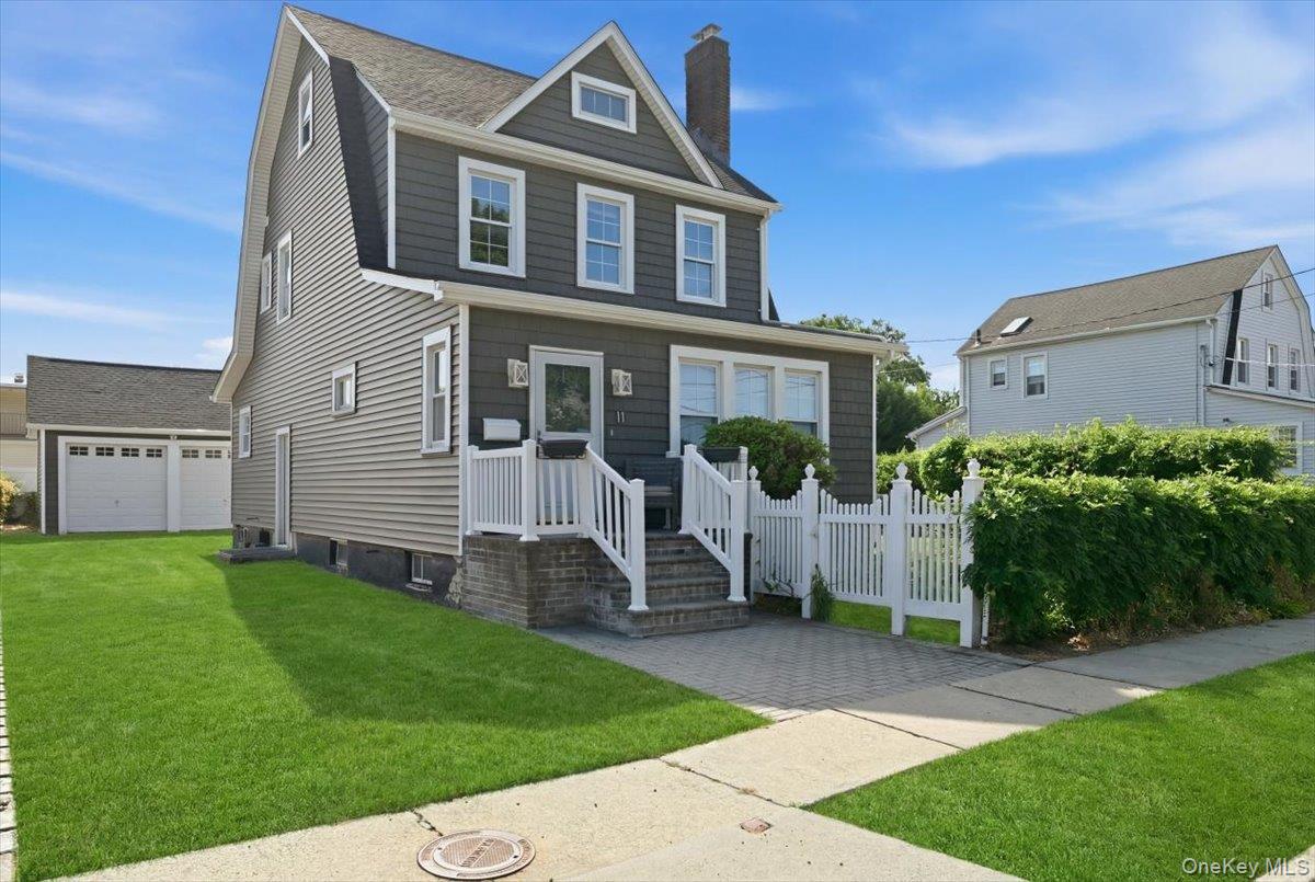 11 Moeller Street – For Sale