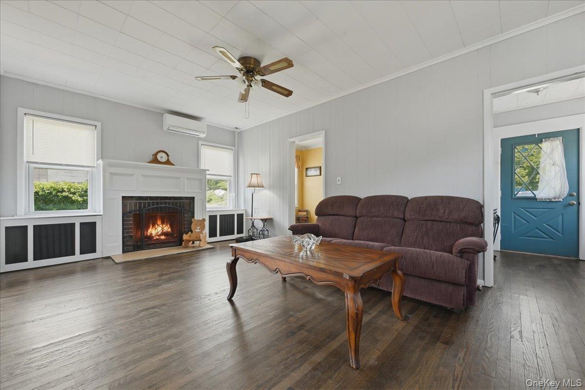 11 Moeller Street – For Sale photo 5