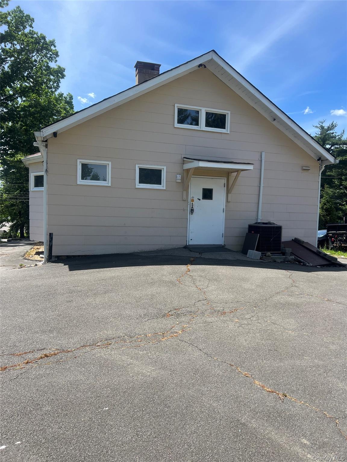 494 N Middletown Road – For Rent photo 2