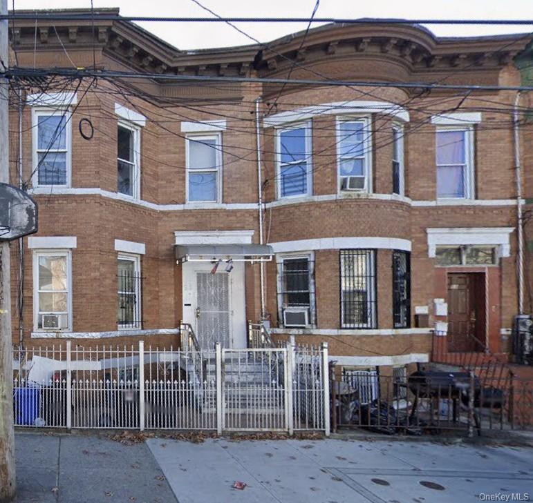92 Crystal Street – For Sale