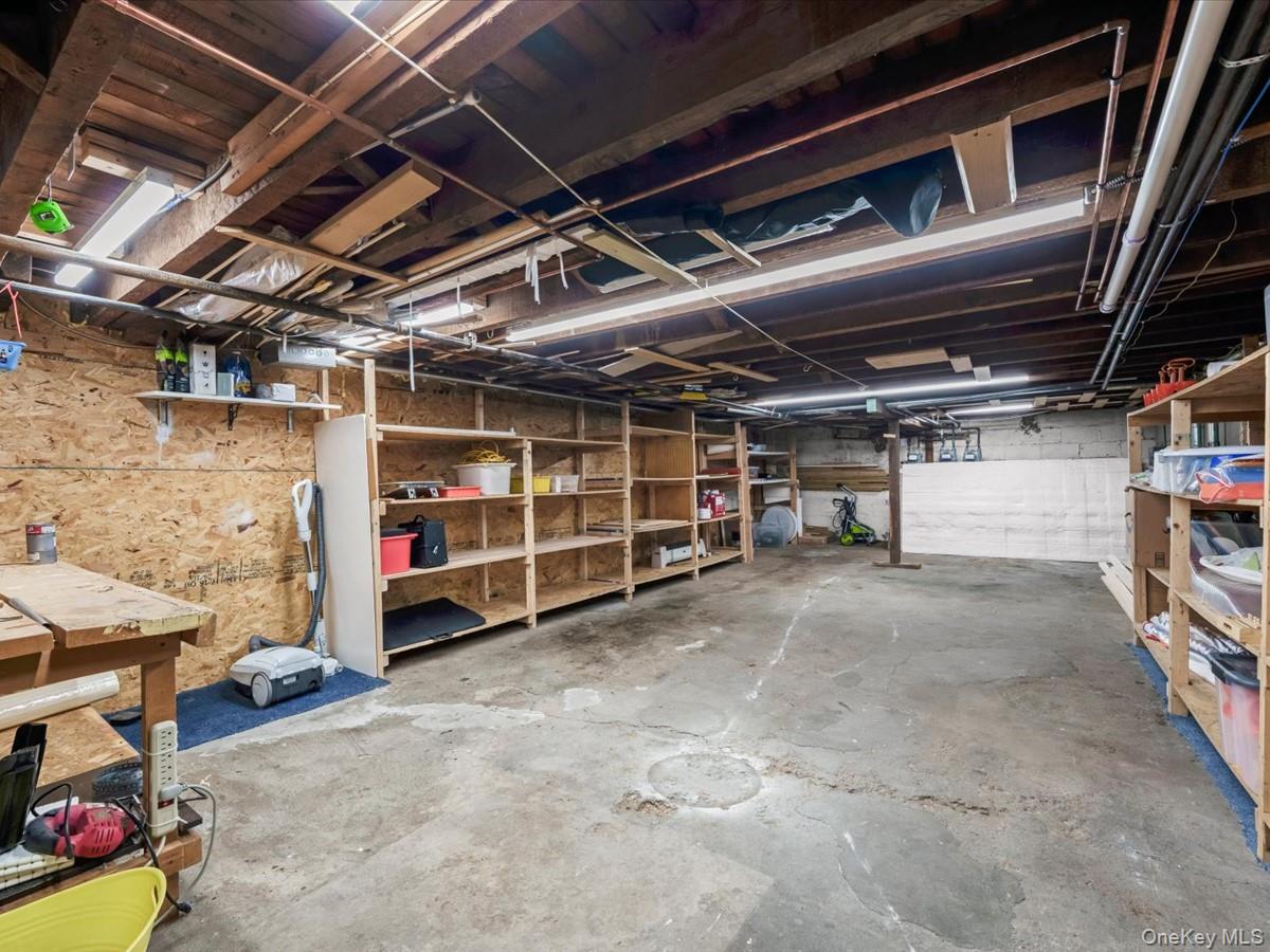 154 Post Avenue, Unit 1 photo 15
