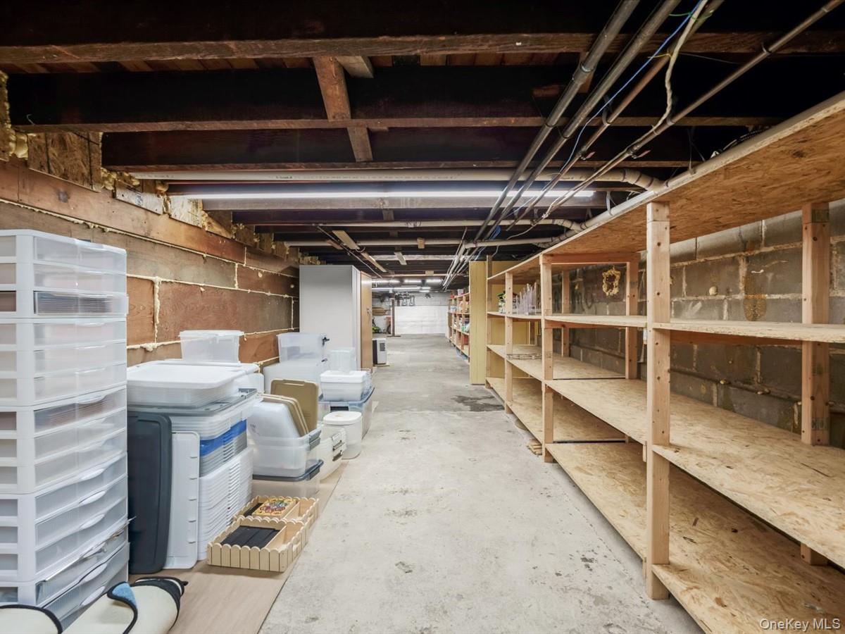154 Post Avenue, Unit 1 photo 18