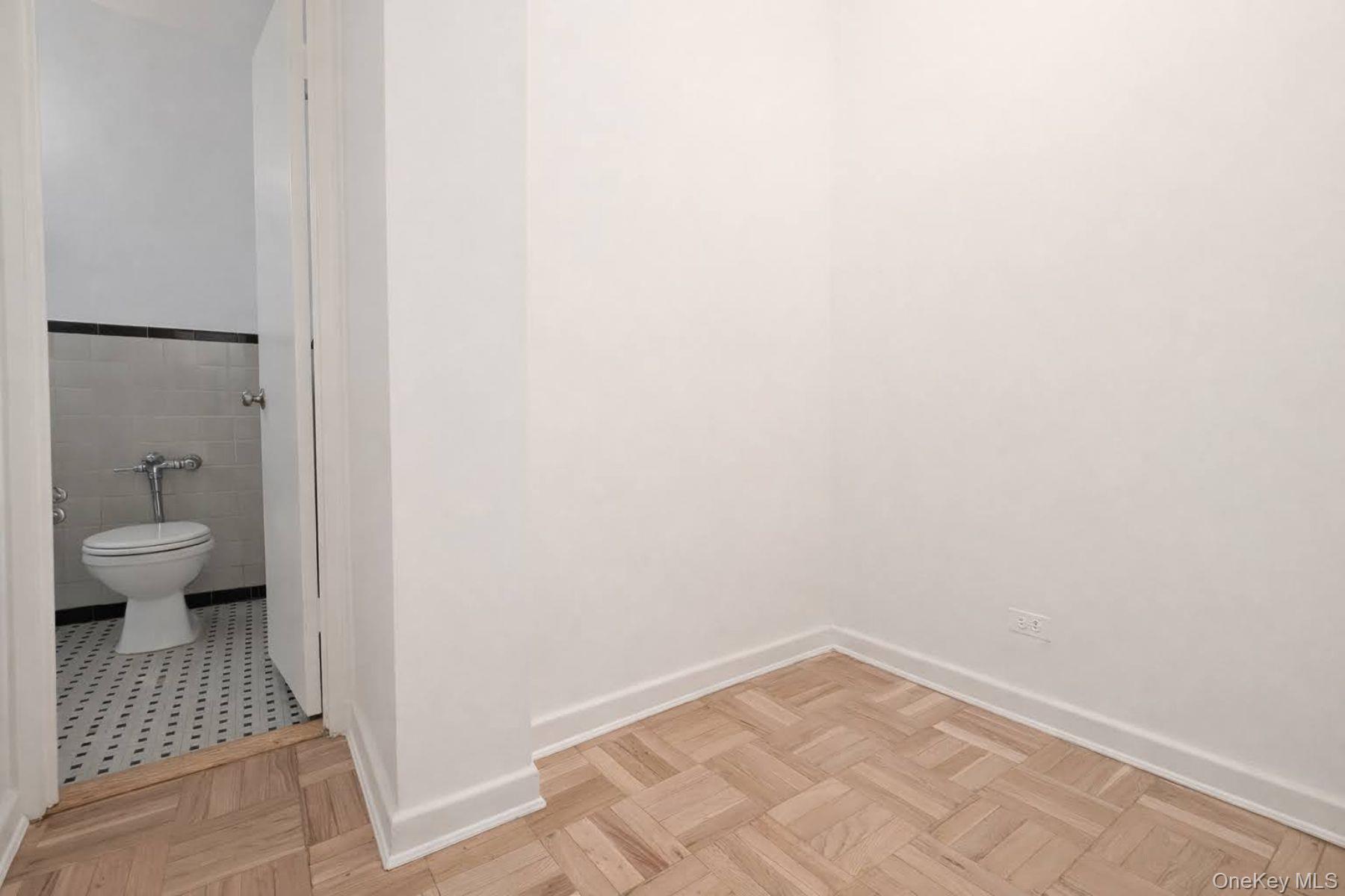 30-11 Parsons  Blvd, Unit 2T photo 14