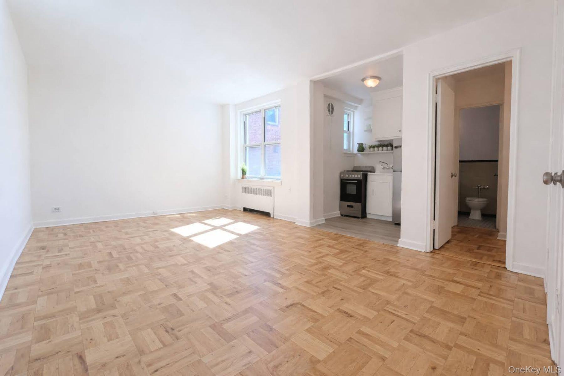 30-11 Parsons  Blvd, Unit 2T photo 9