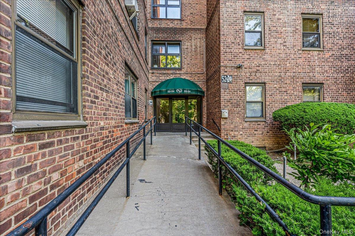 5224 65th Place, Unit 3L photo 12