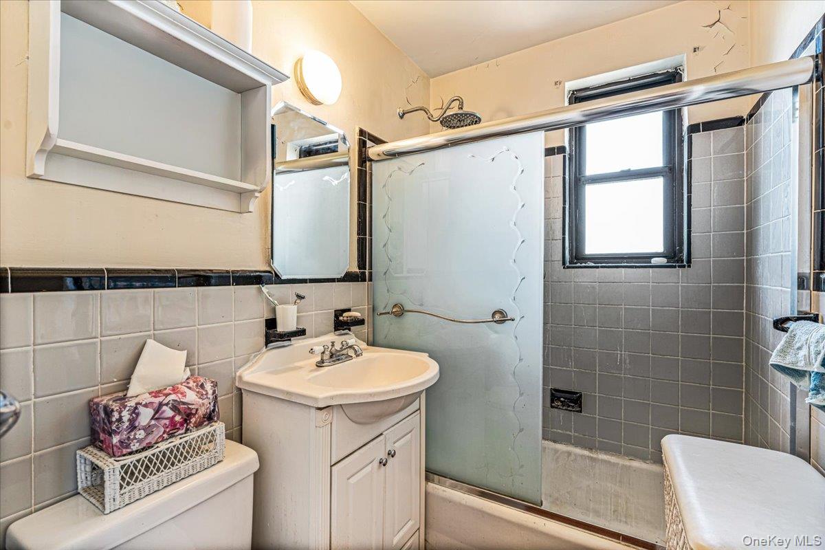 5224 65th Place, Unit 3L photo 9