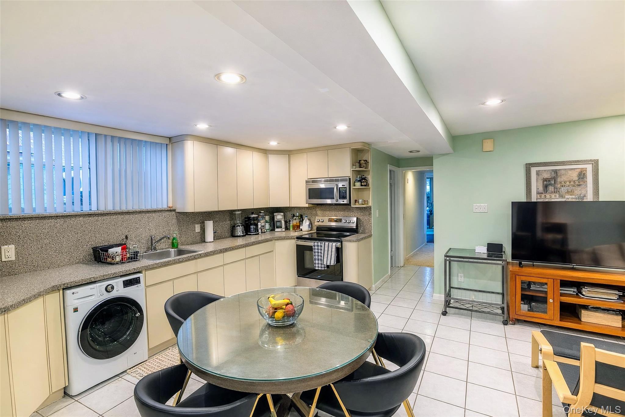 42-19 195 Street – For Sale photo 20