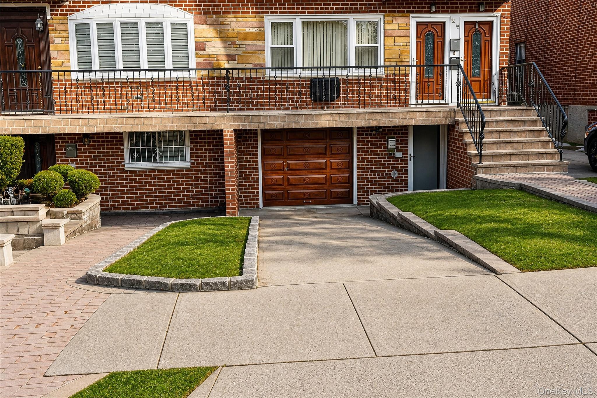42-19 195 Street – For Sale photo 2