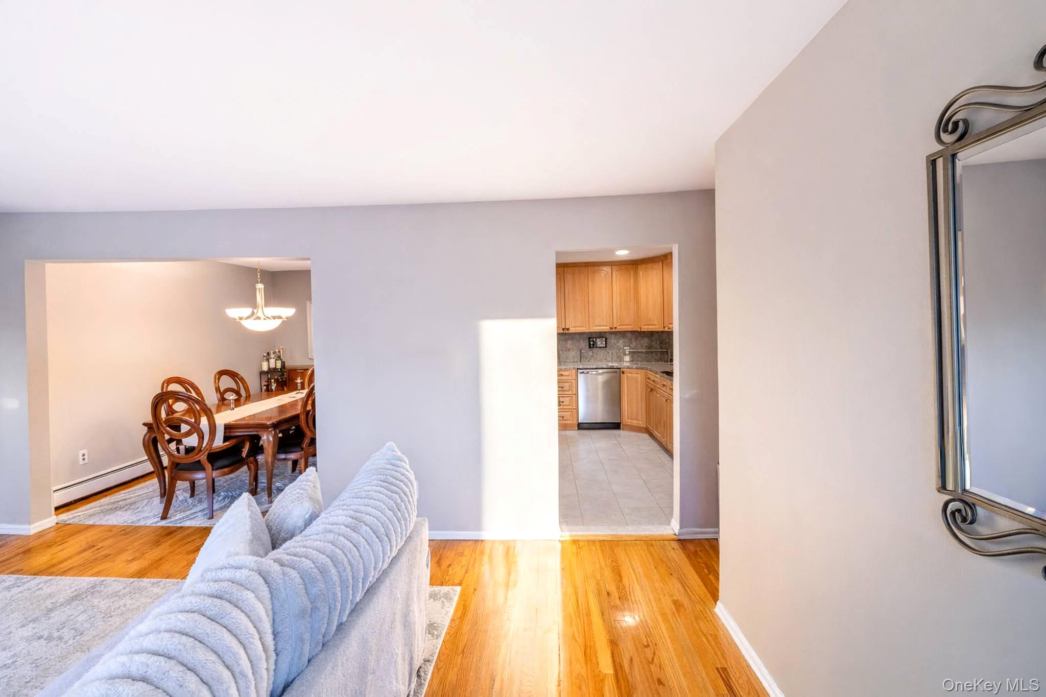 42-19 195 Street – For Sale photo 15