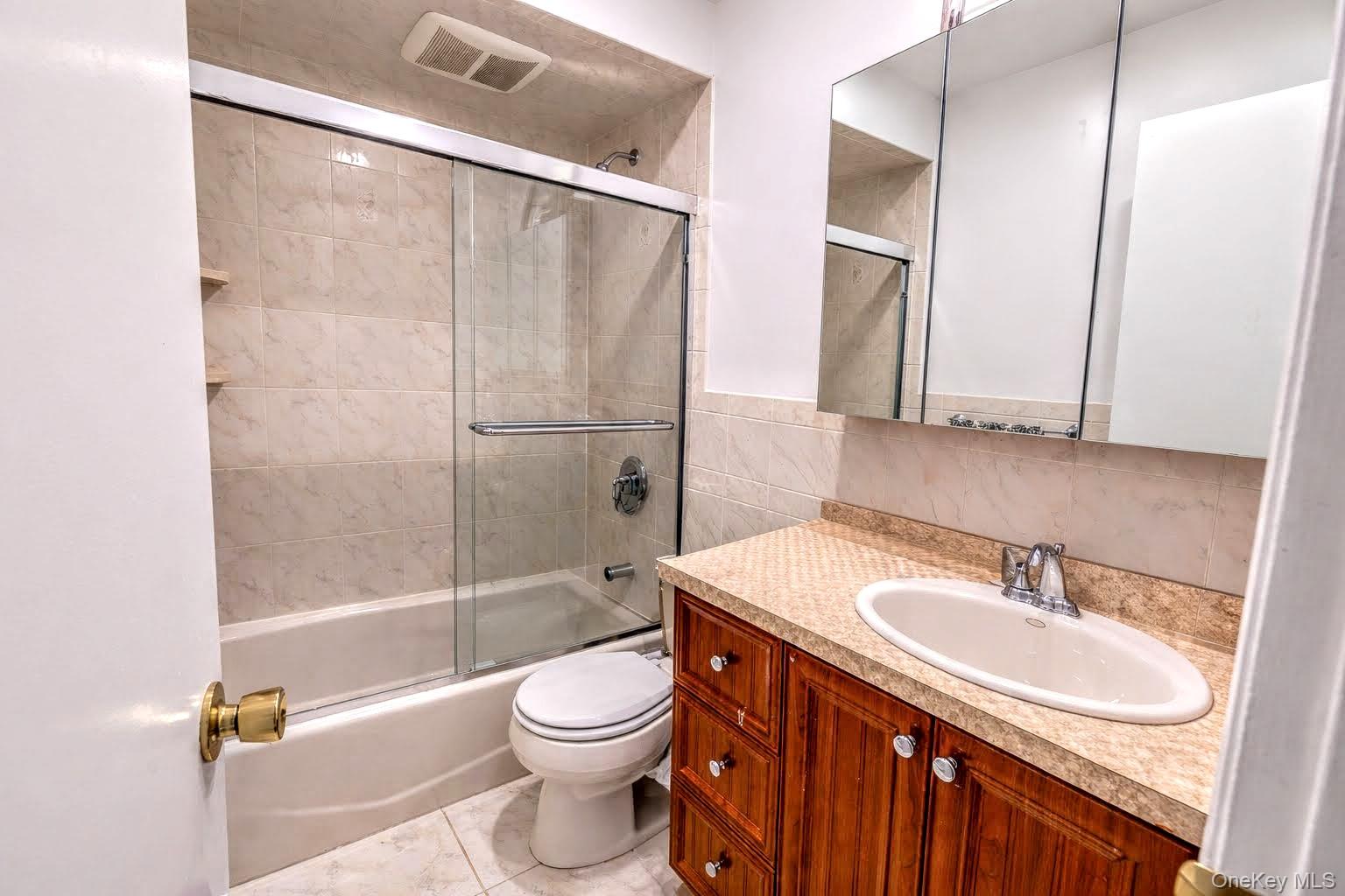 42-19 195 Street – For Sale photo 16