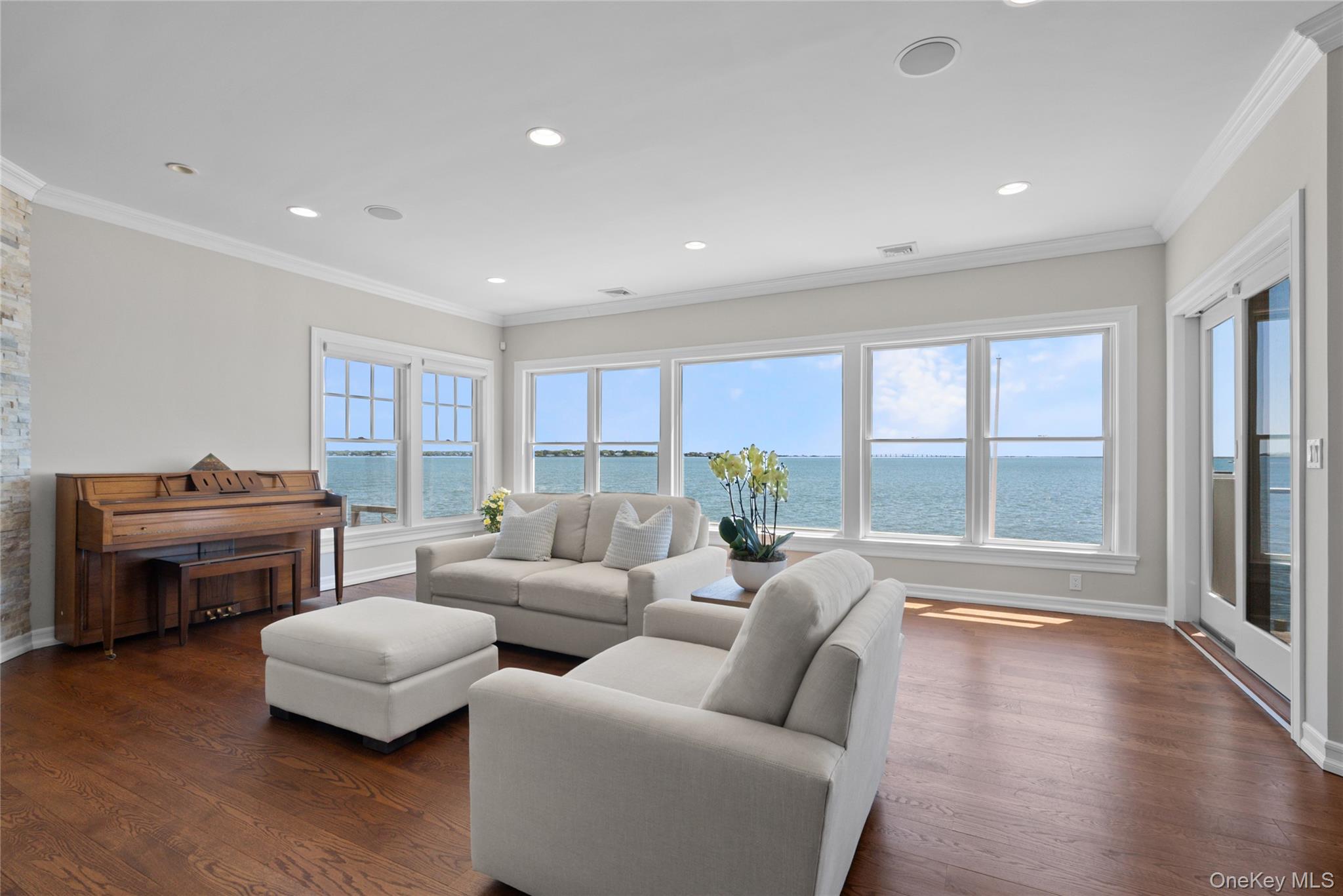 21 Shinnecock Road – For Sale photo 11