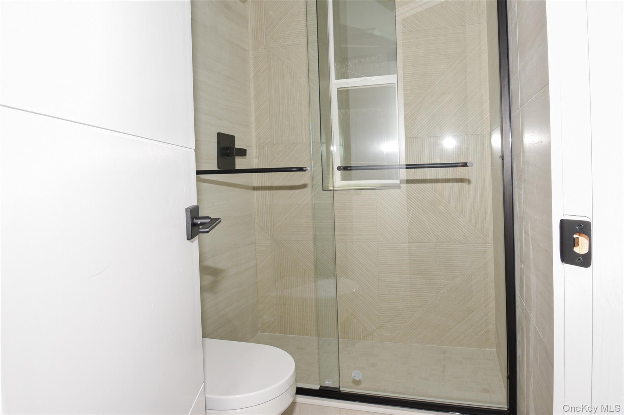 315 W Broadway, Unit 2H photo 16