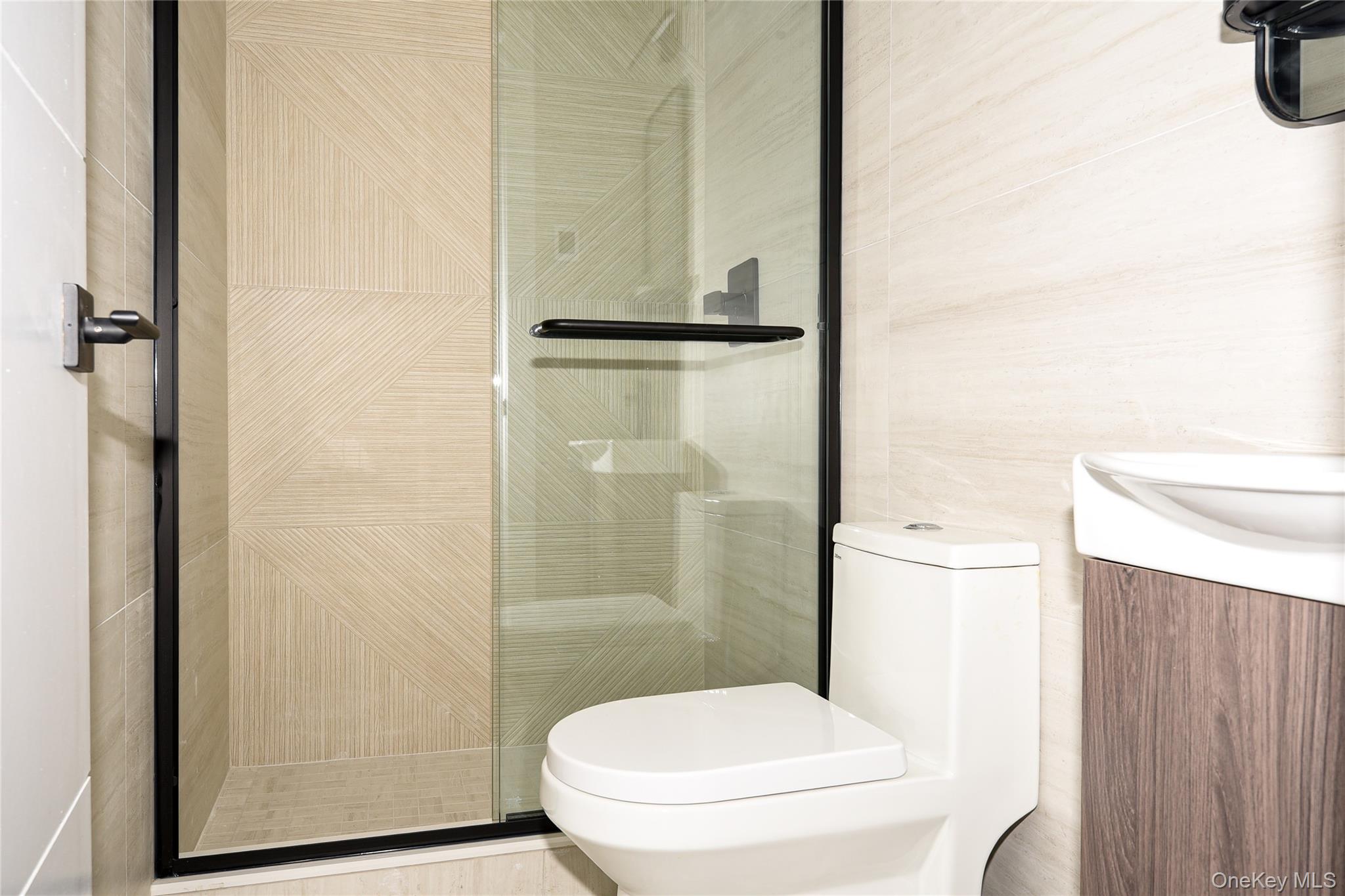315 W Broadway, Unit 2H photo 17