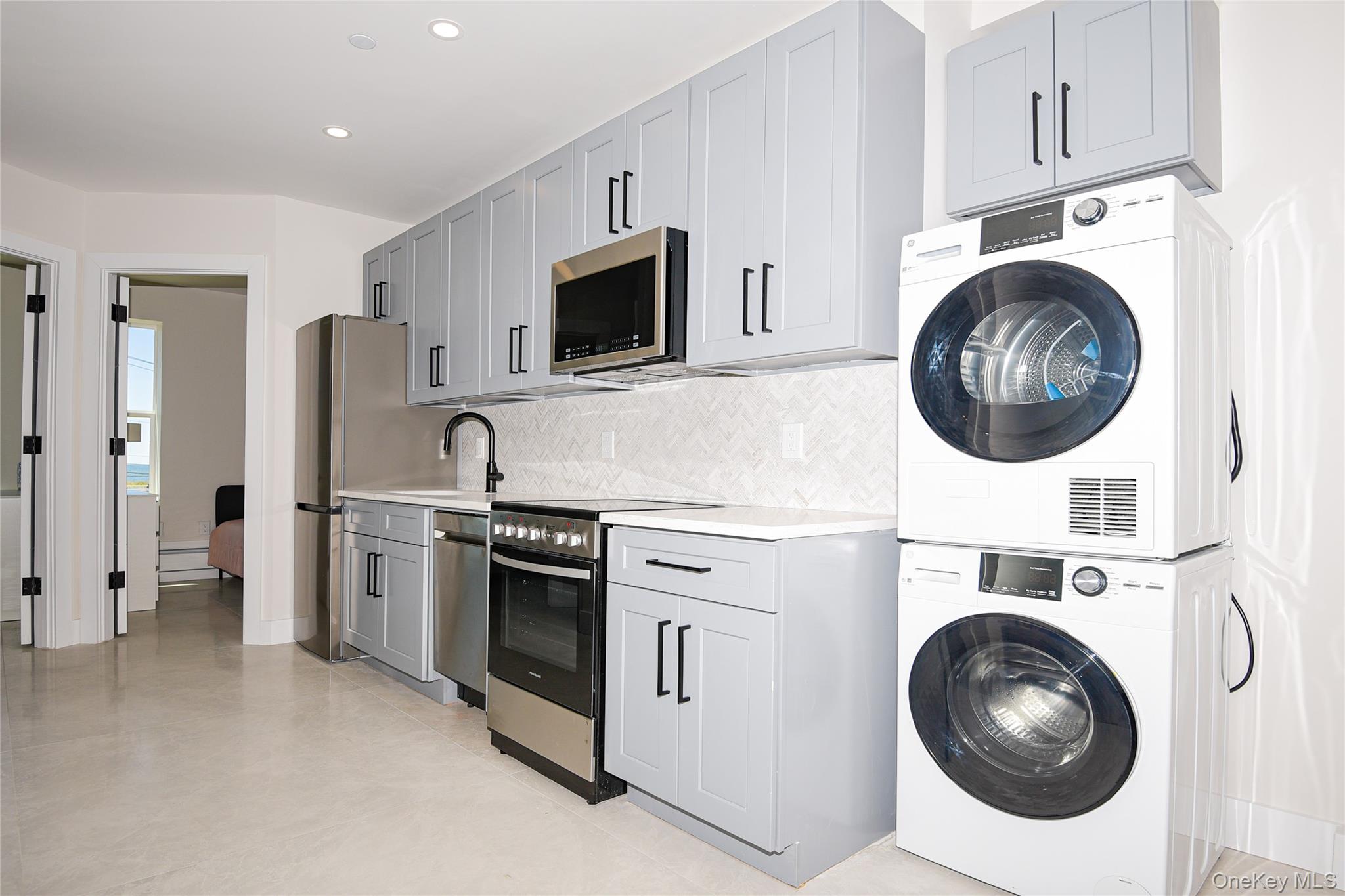 315 W Broadway, Unit 2H photo 13