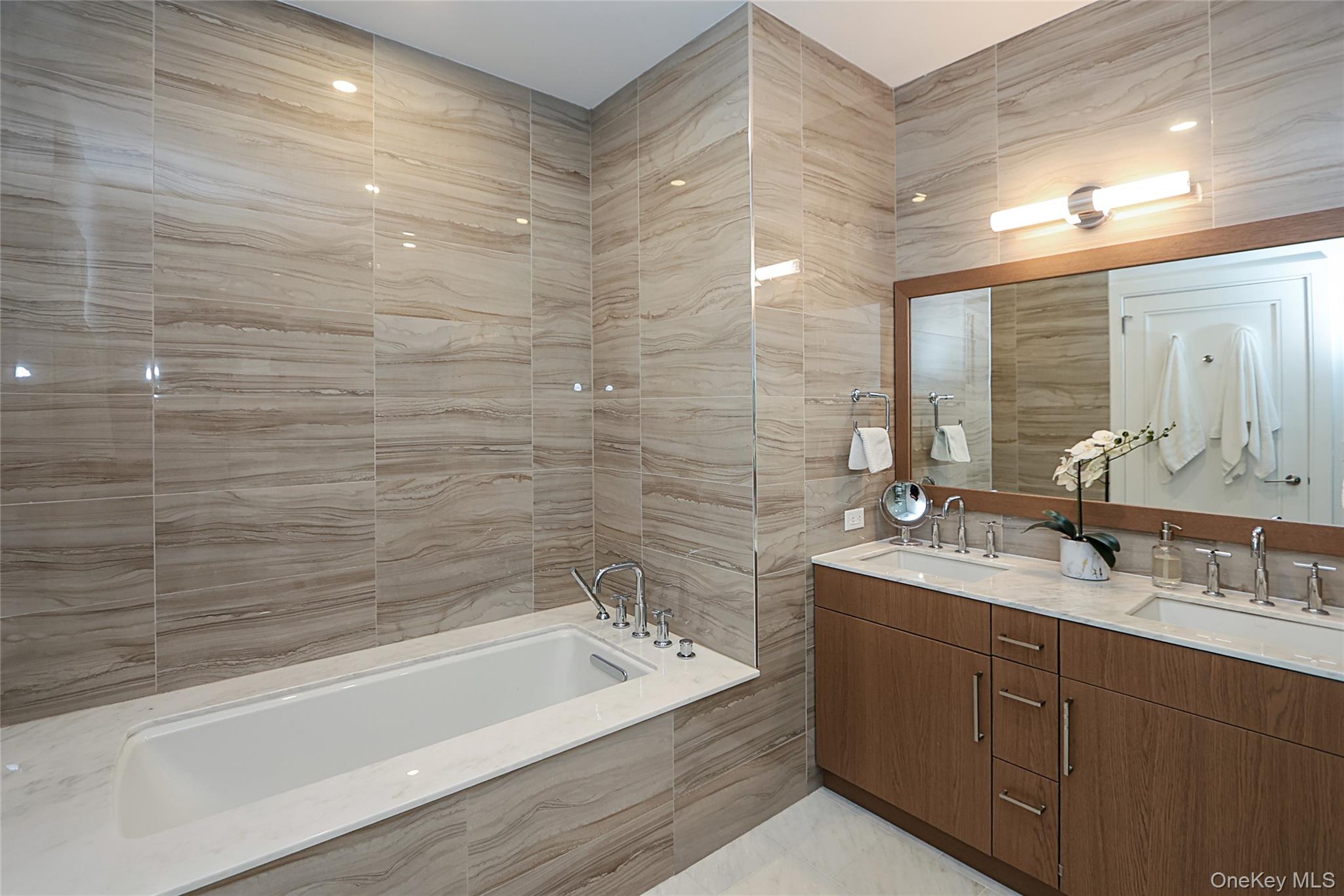 100 Garvies Point Road, Unit 1131 photo 21