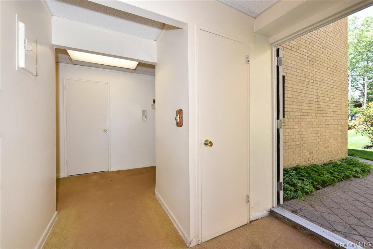 40 Stoner Avenue, Unit 01 photo 8