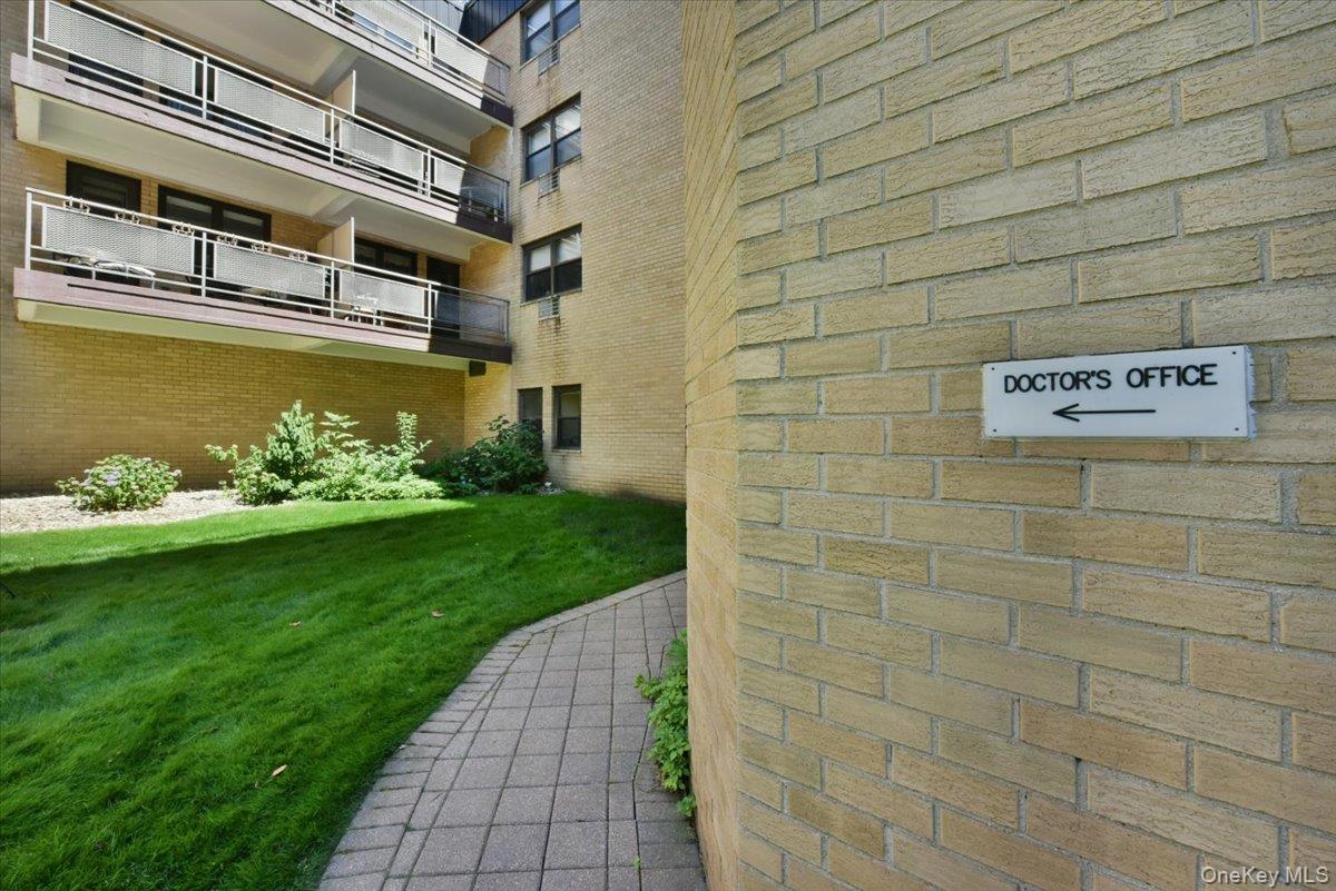 40 Stoner Avenue, Unit 01 photo 7