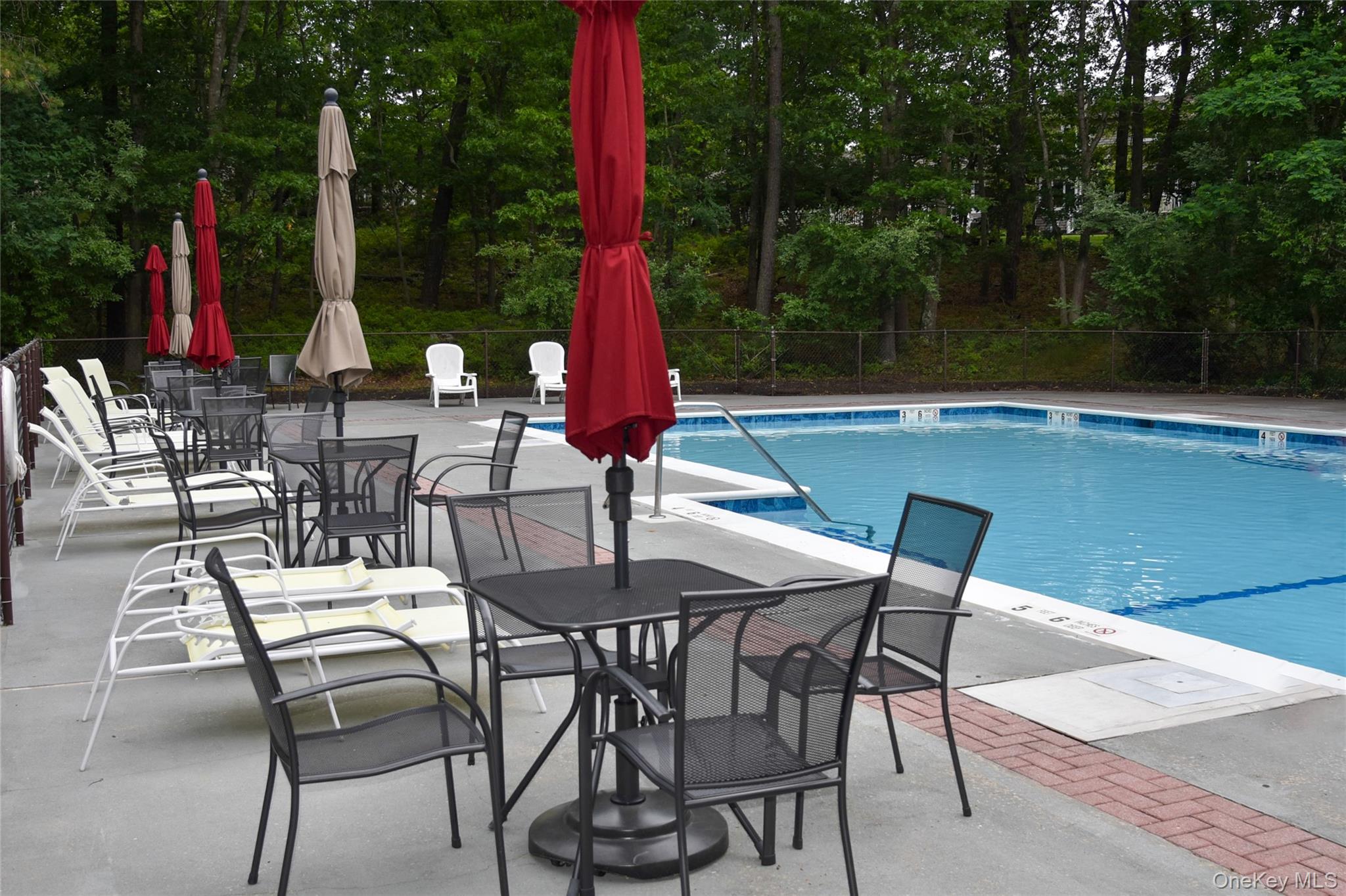 22 Kettle Hole Road – For Sale photo 3